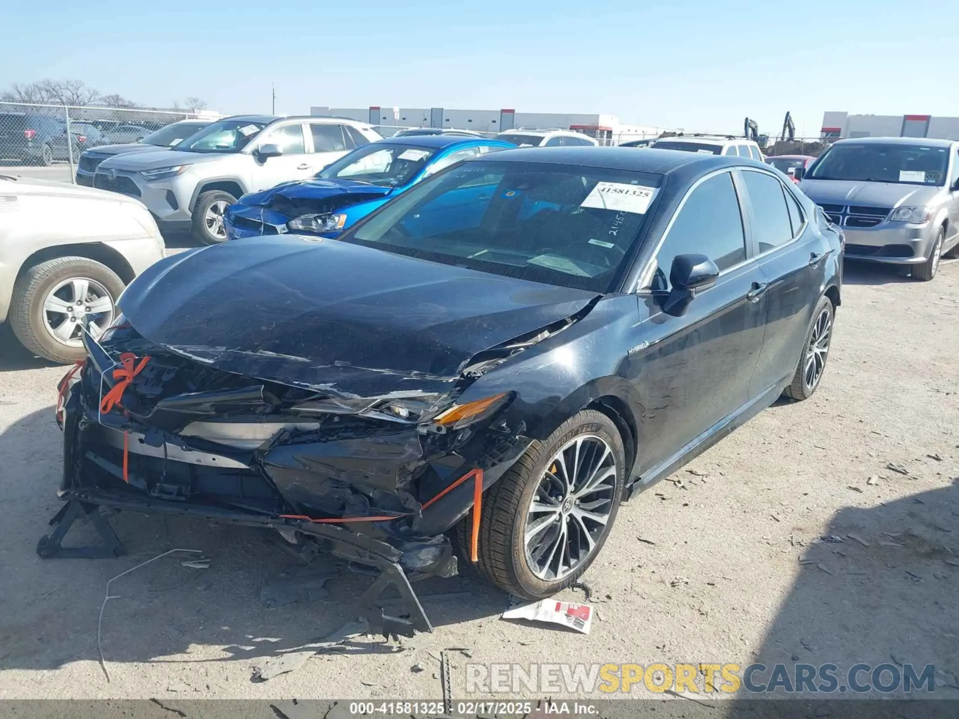 2 Photograph of a damaged car 4T1G31AK0LU015425 TOYOTA CAMRY 2020