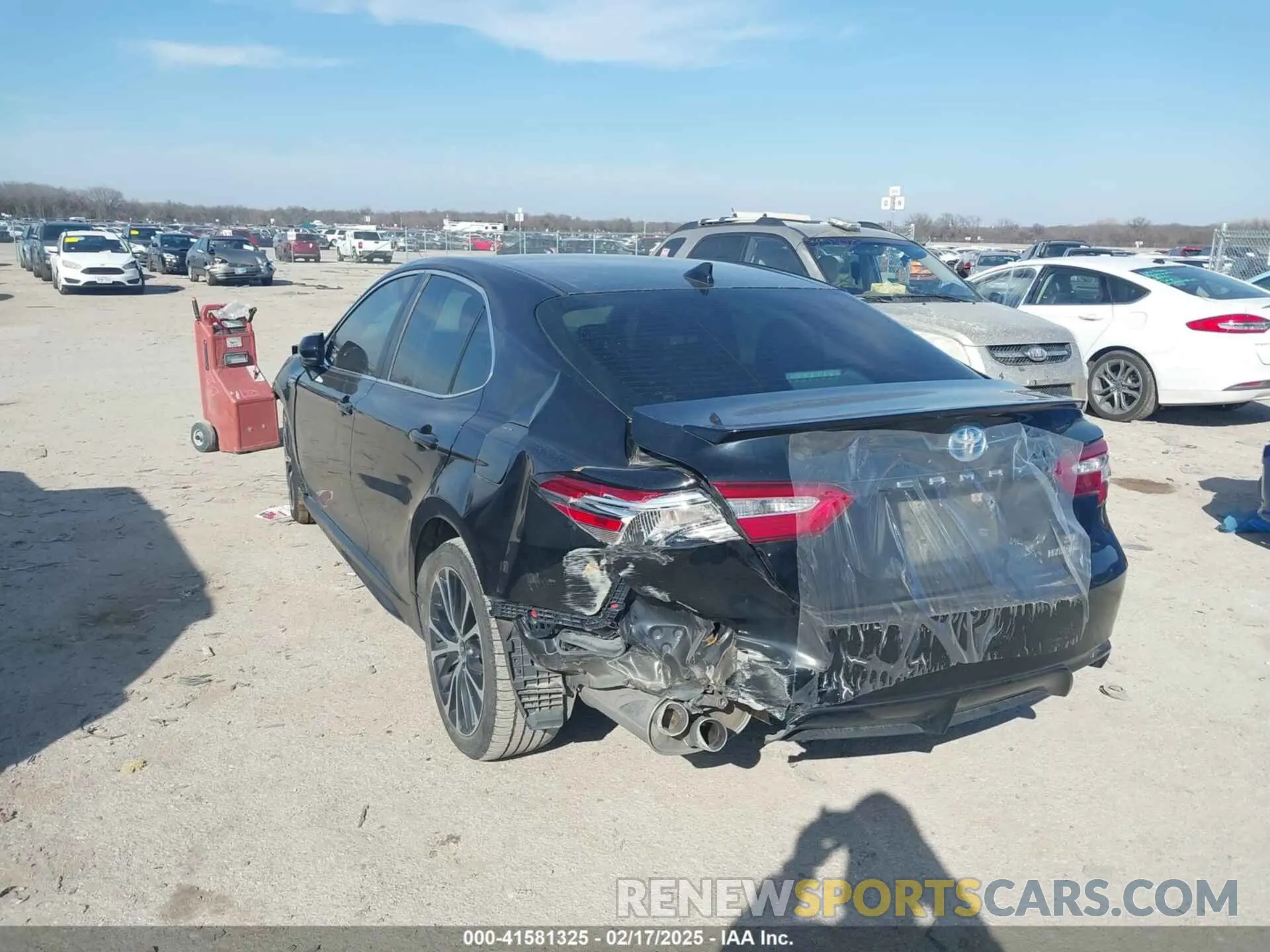 3 Photograph of a damaged car 4T1G31AK0LU015425 TOYOTA CAMRY 2020