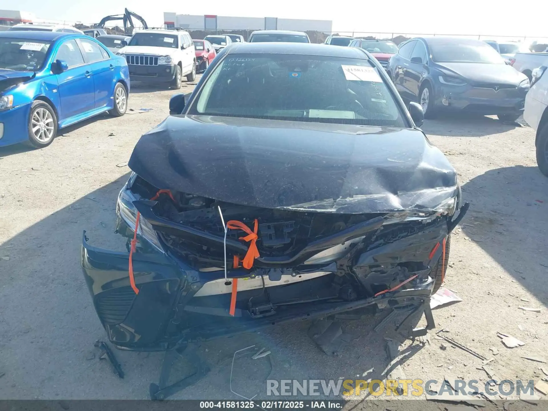 6 Photograph of a damaged car 4T1G31AK0LU015425 TOYOTA CAMRY 2020
