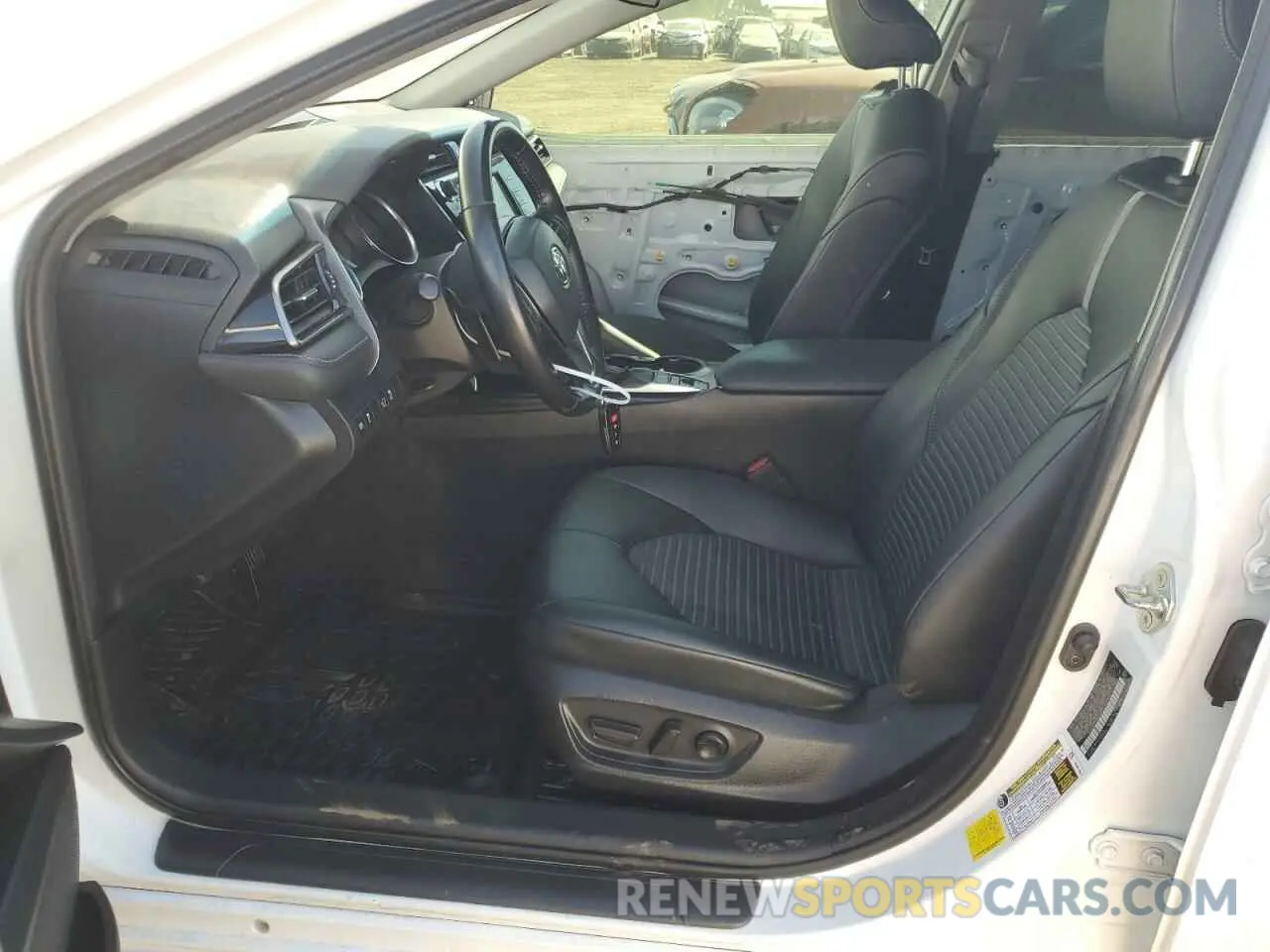 7 Photograph of a damaged car 4T1G31AK1LU012131 TOYOTA CAMRY 2020