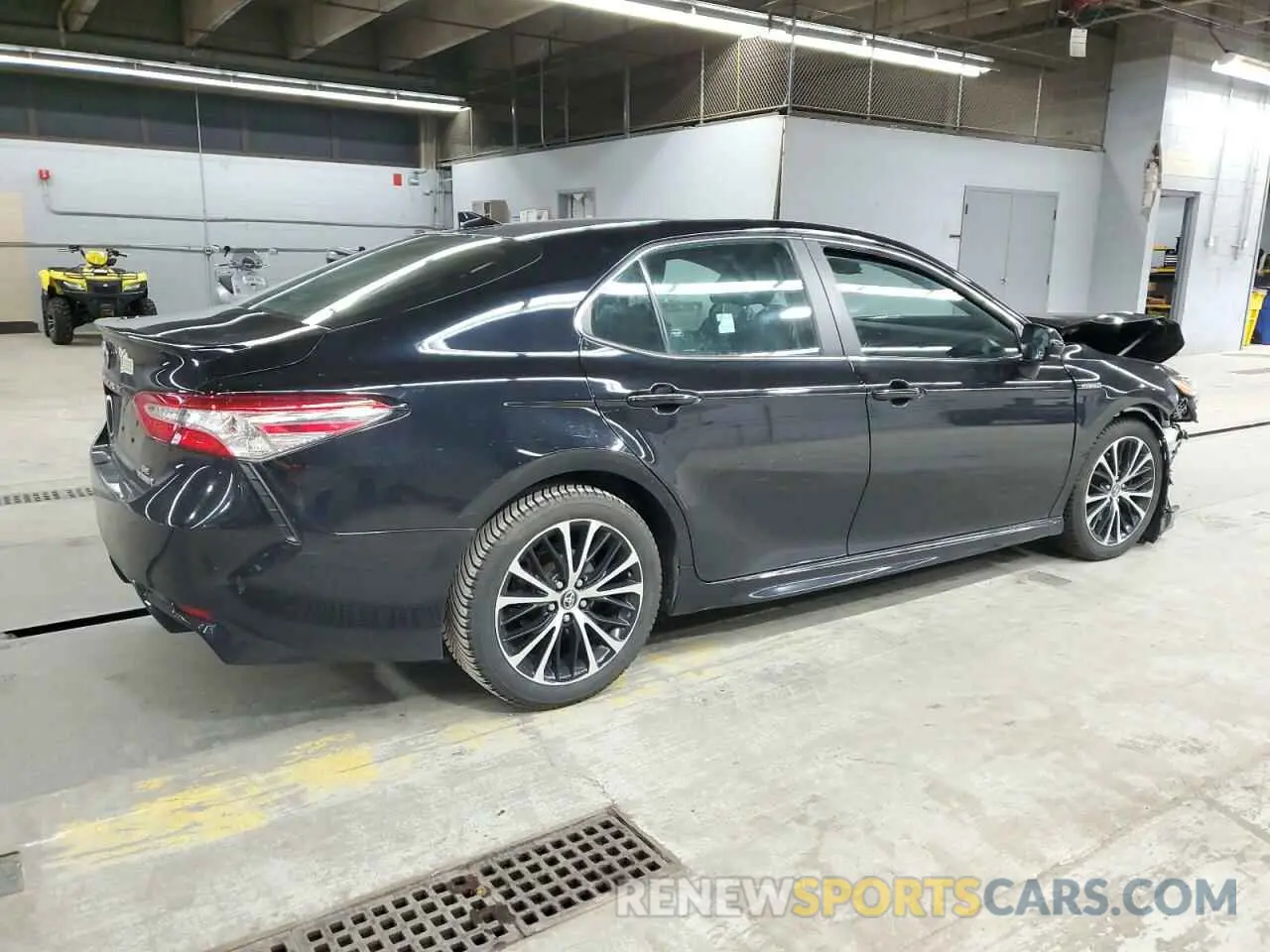 3 Фотография поврежденного автомобиля 4T1G31AK3LU522335 TOYOTA CAMRY 2020