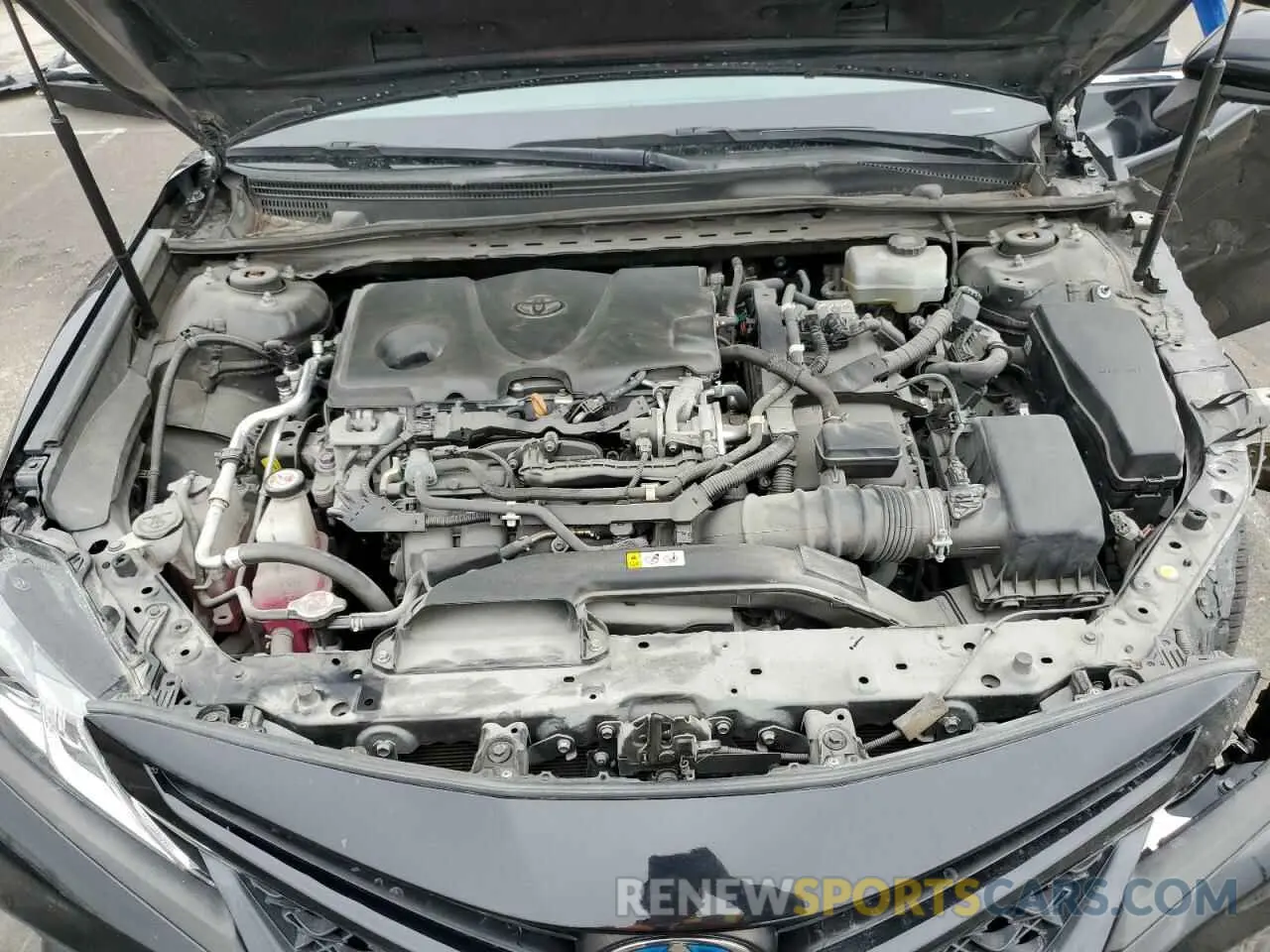 11 Photograph of a damaged car 4T1G31AK5LU011354 TOYOTA CAMRY 2020