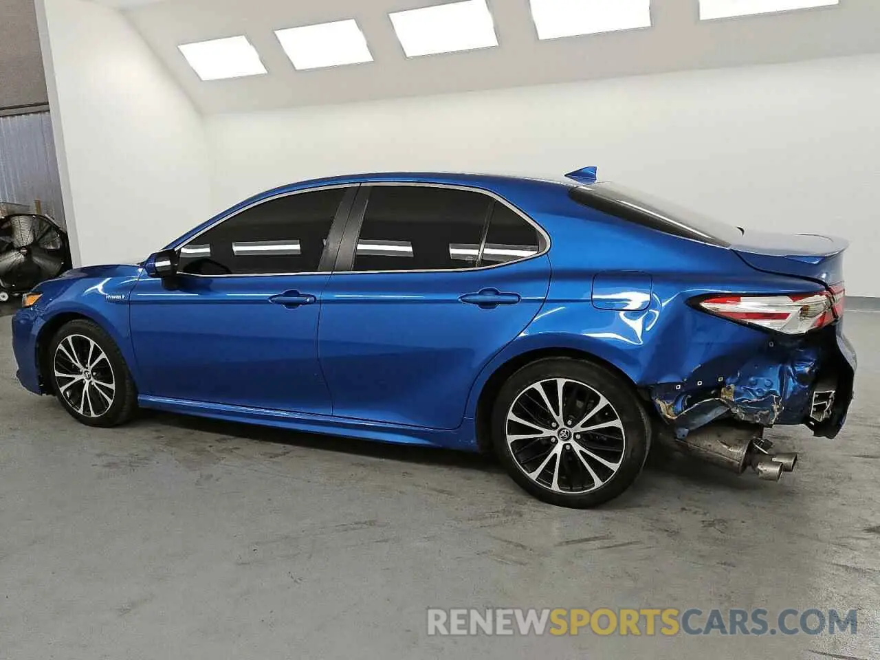 2 Фотография поврежденного автомобиля 4T1G31AK7LU010433 TOYOTA CAMRY 2020
