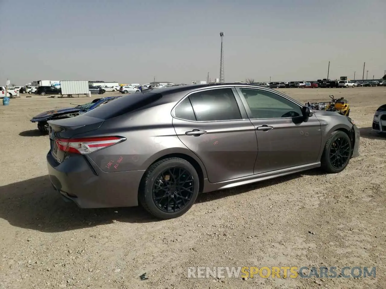 3 Photograph of a damaged car 4T1G31AK7LU535363 TOYOTA CAMRY 2020
