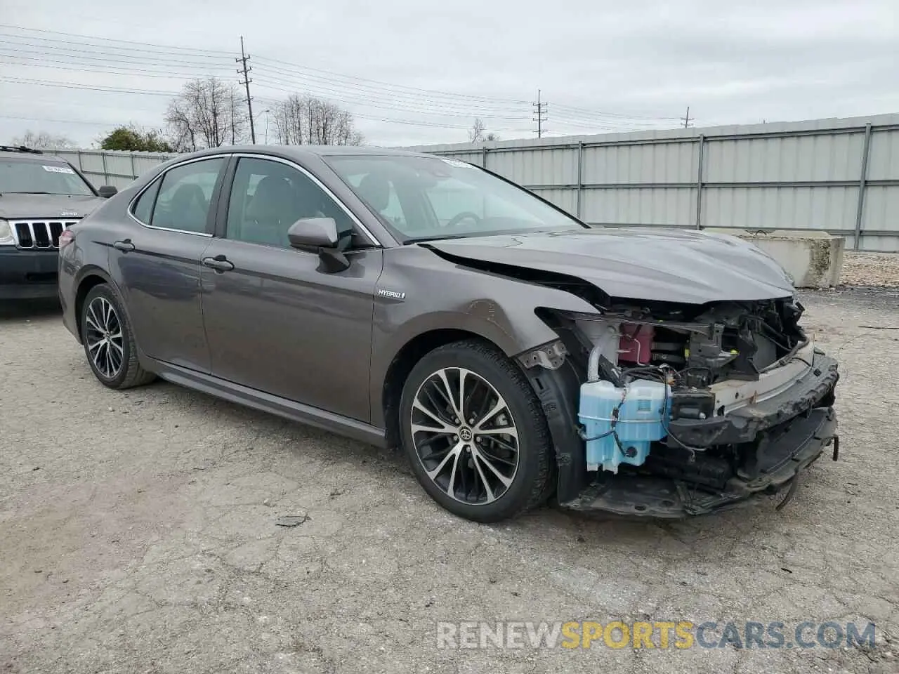 4 Photograph of a damaged car 4T1G31AK7LU542815 TOYOTA CAMRY 2020