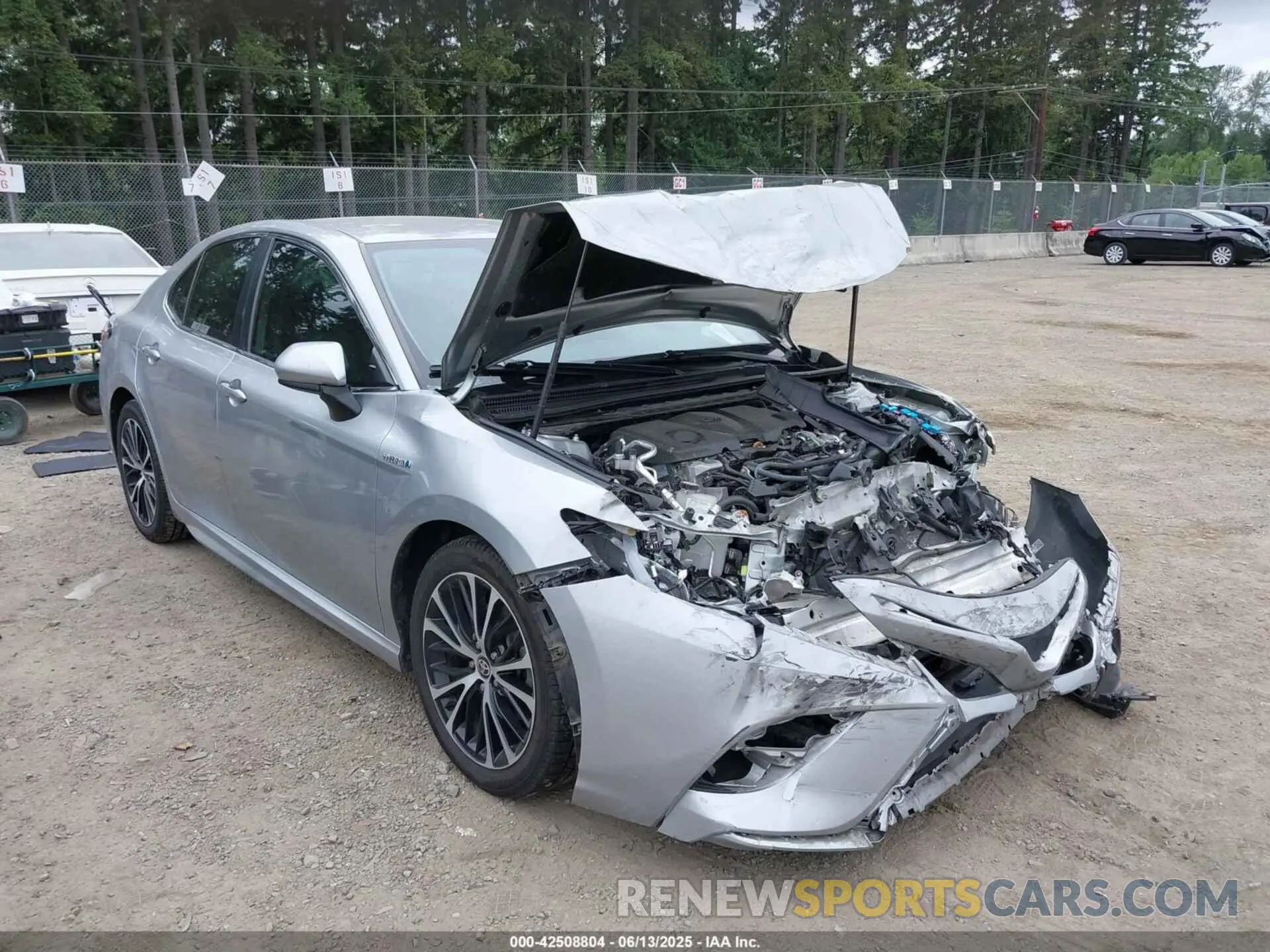 1 Photograph of a damaged car 4T1G31AK8LU014717 TOYOTA CAMRY 2020
