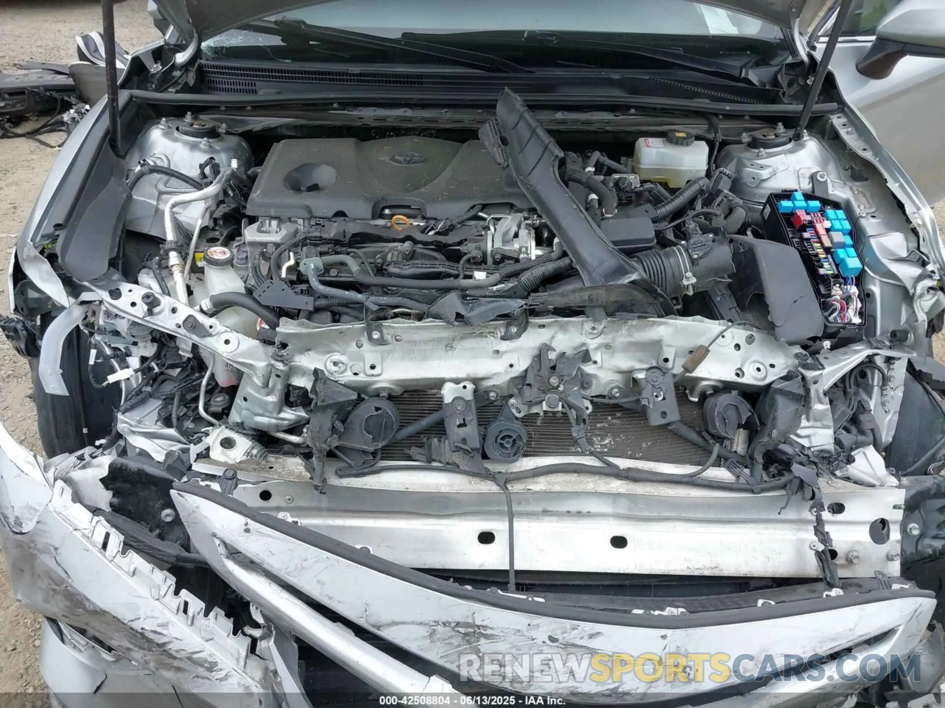 10 Photograph of a damaged car 4T1G31AK8LU014717 TOYOTA CAMRY 2020
