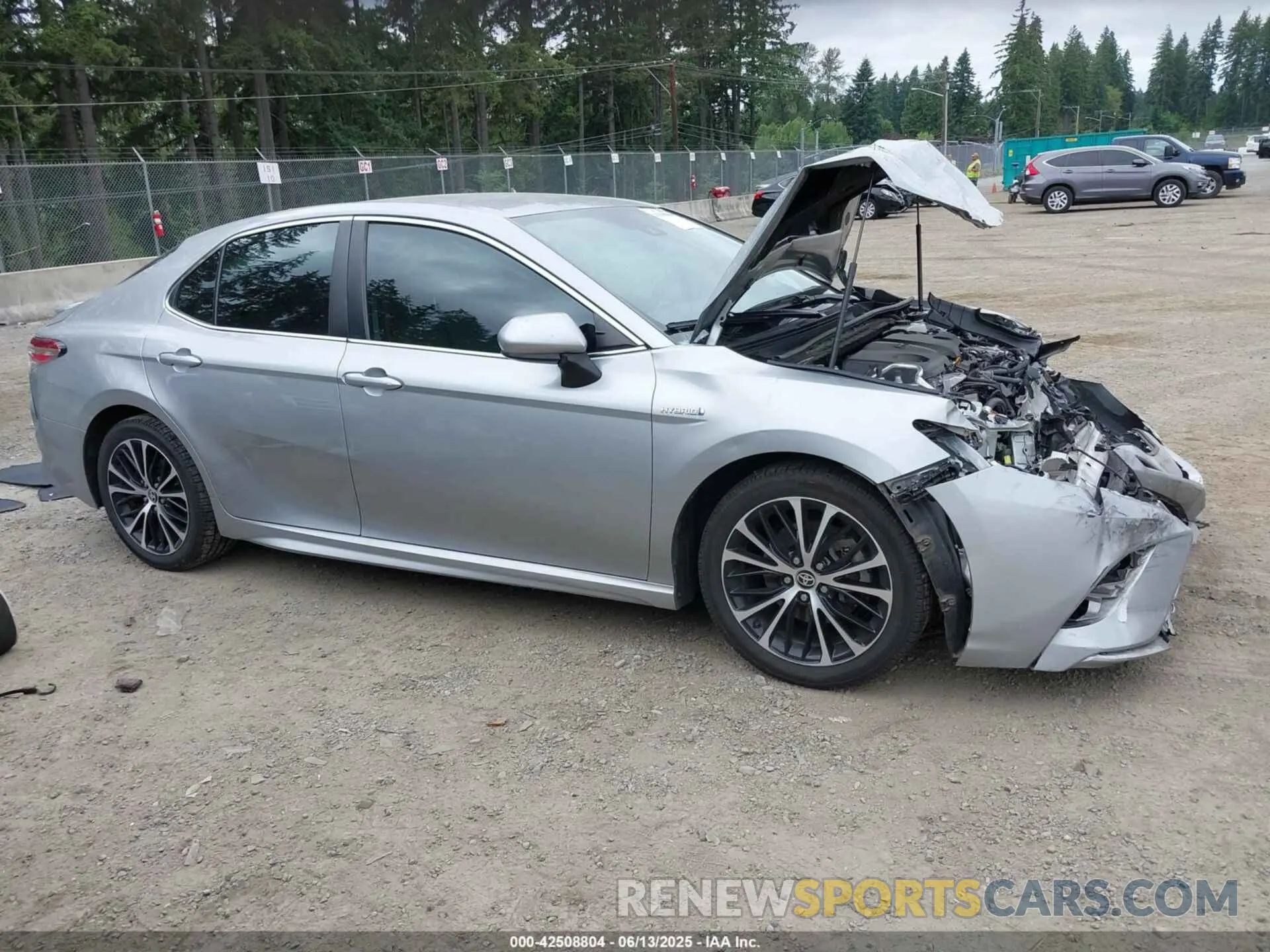 13 Photograph of a damaged car 4T1G31AK8LU014717 TOYOTA CAMRY 2020