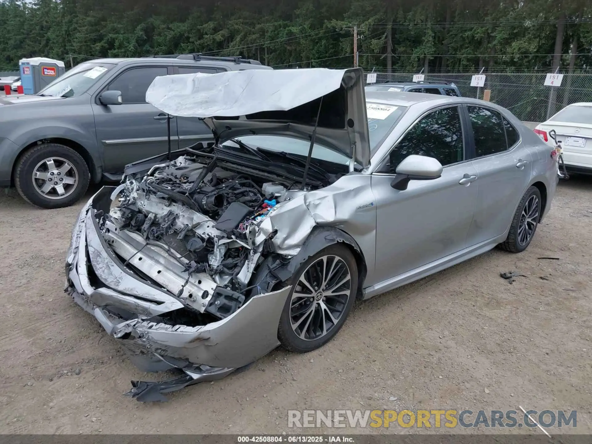 2 Photograph of a damaged car 4T1G31AK8LU014717 TOYOTA CAMRY 2020