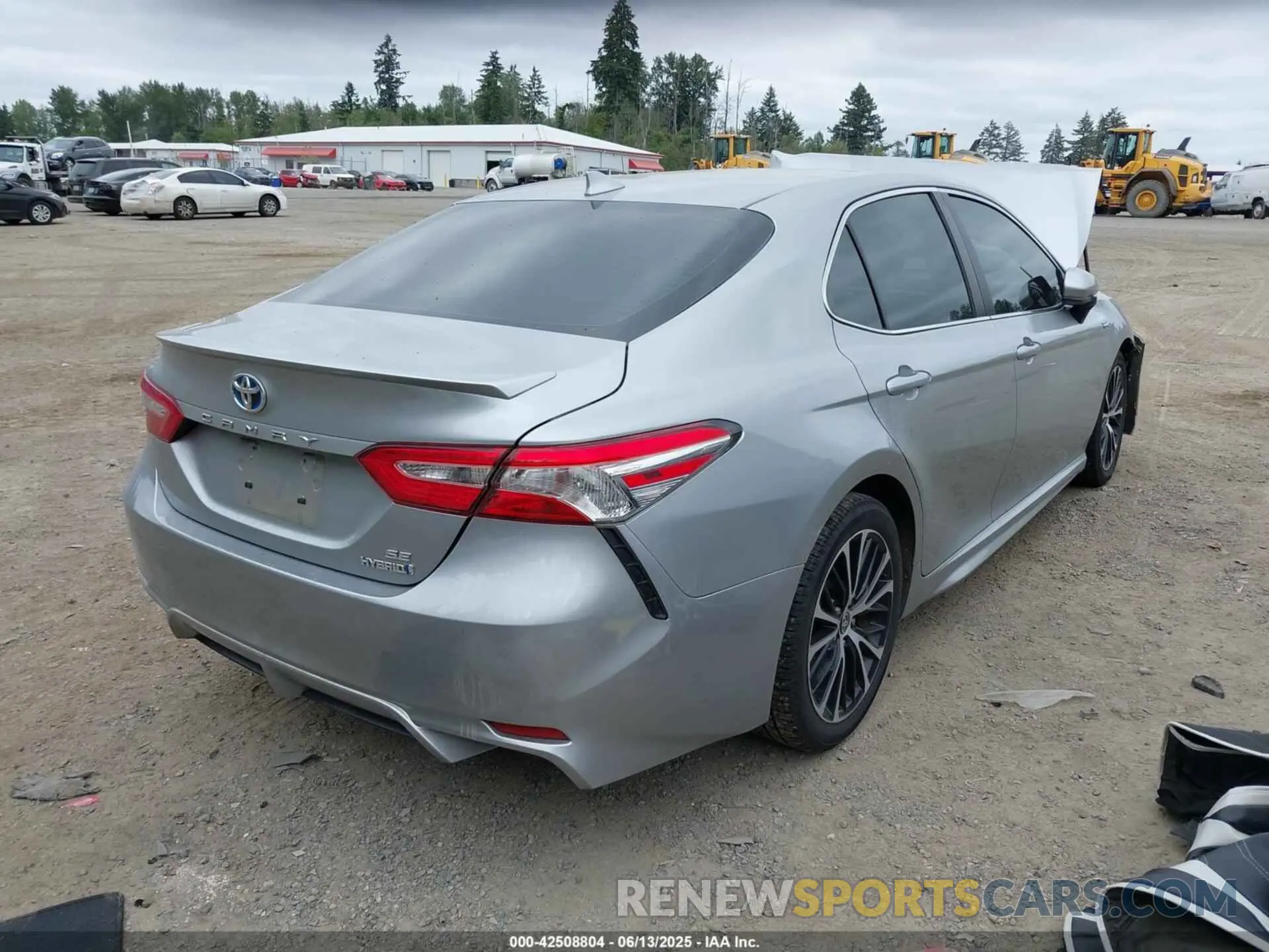 4 Photograph of a damaged car 4T1G31AK8LU014717 TOYOTA CAMRY 2020