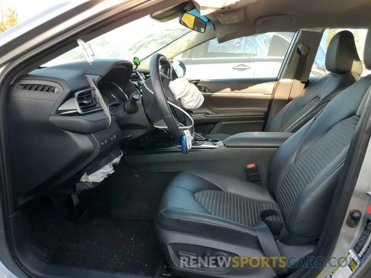 7 Photograph of a damaged car 4T1G31AK8LU543200 TOYOTA CAMRY 2020