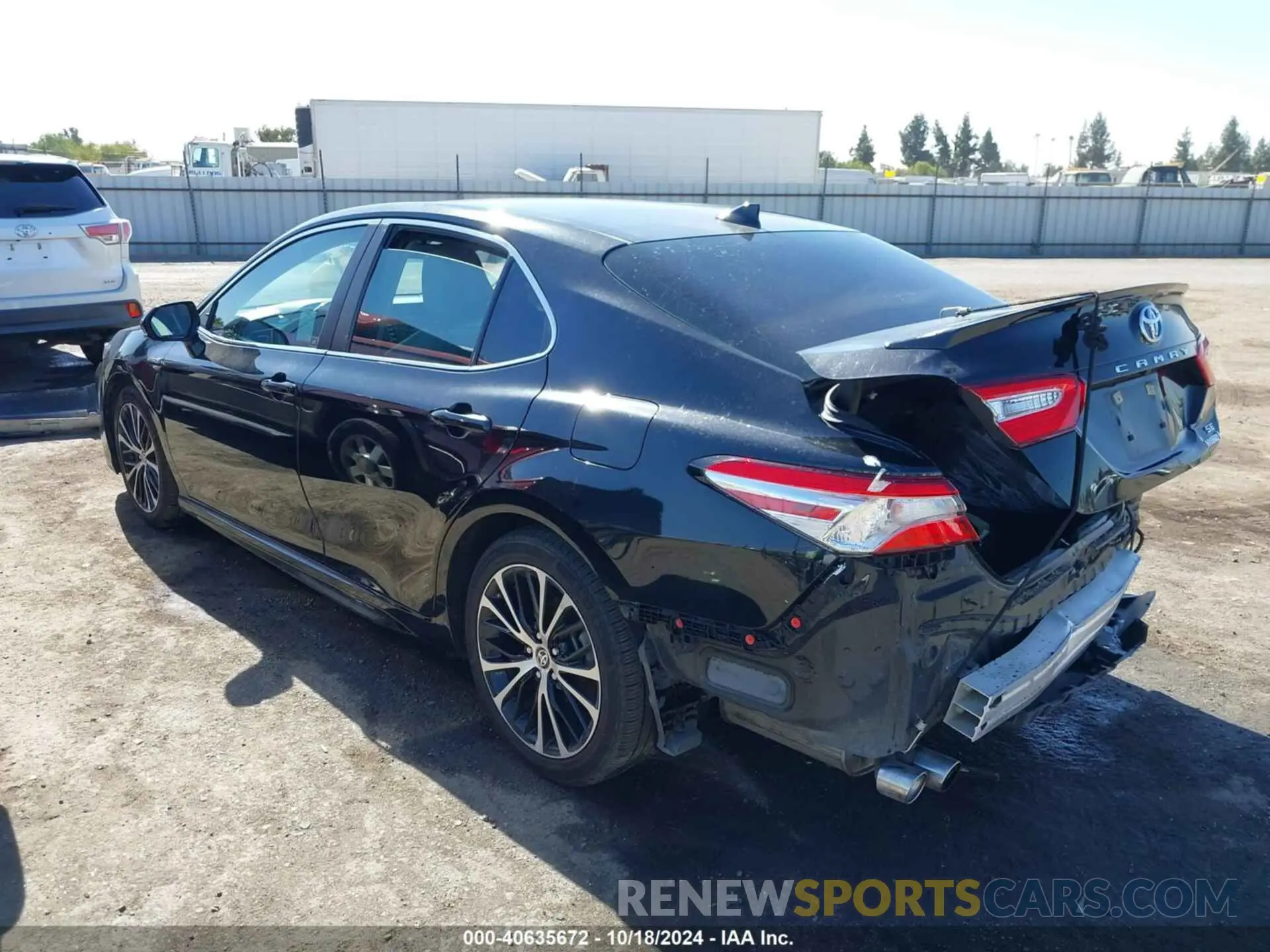 3 Photograph of a damaged car 4T1G31AK9LU017240 TOYOTA CAMRY 2020