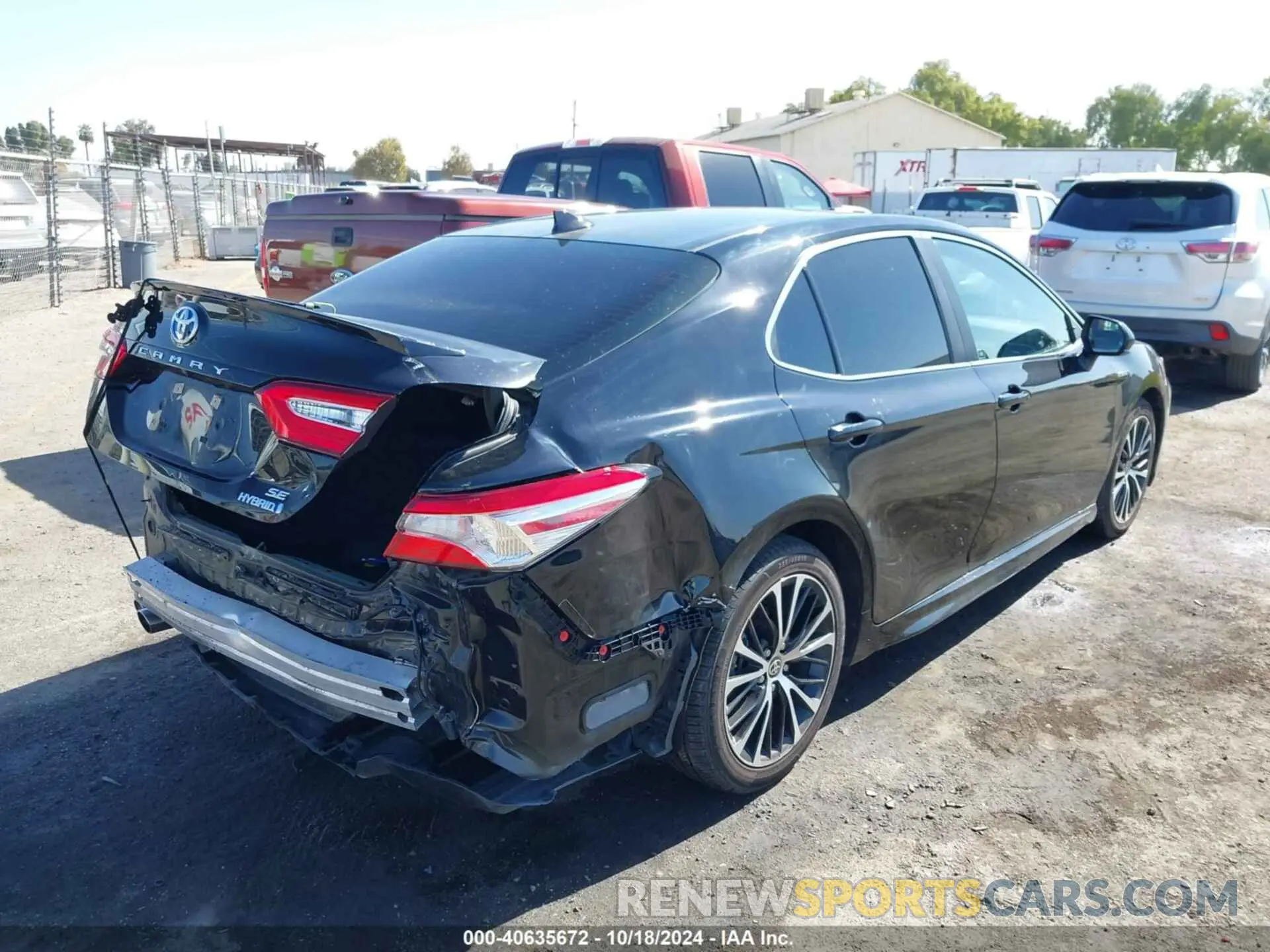 4 Photograph of a damaged car 4T1G31AK9LU017240 TOYOTA CAMRY 2020