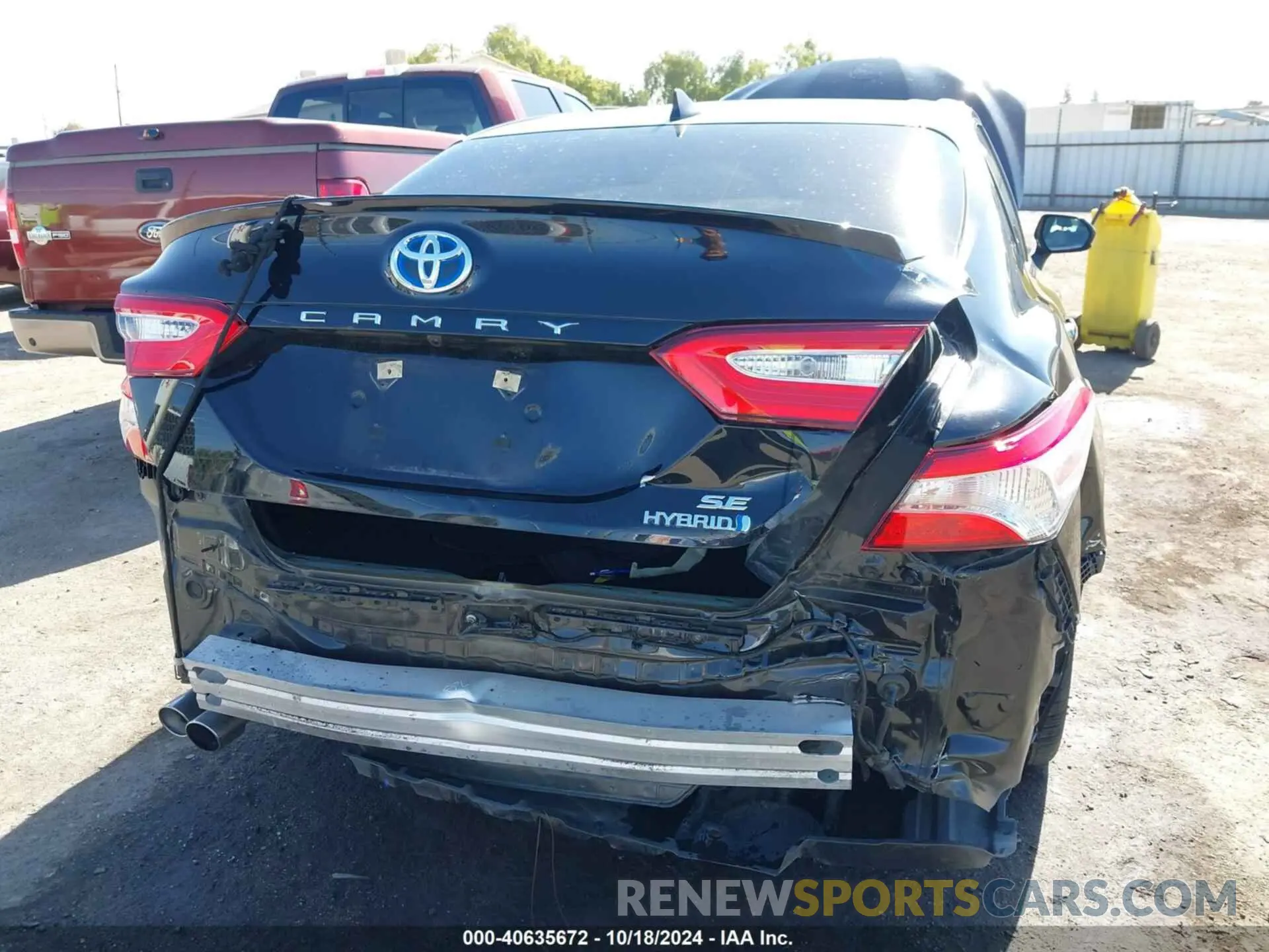 6 Photograph of a damaged car 4T1G31AK9LU017240 TOYOTA CAMRY 2020