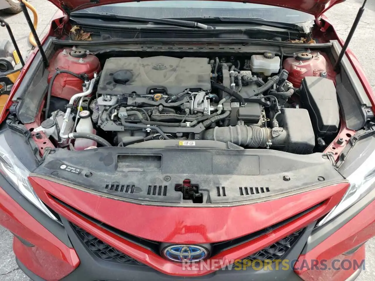 11 Photograph of a damaged car 4T1G31AKXLU010040 TOYOTA CAMRY 2020