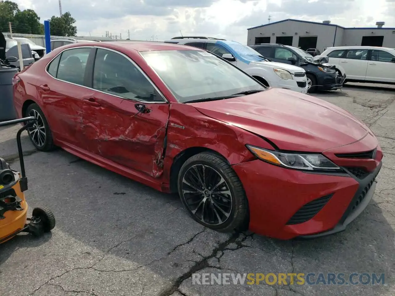4 Photograph of a damaged car 4T1G31AKXLU010040 TOYOTA CAMRY 2020