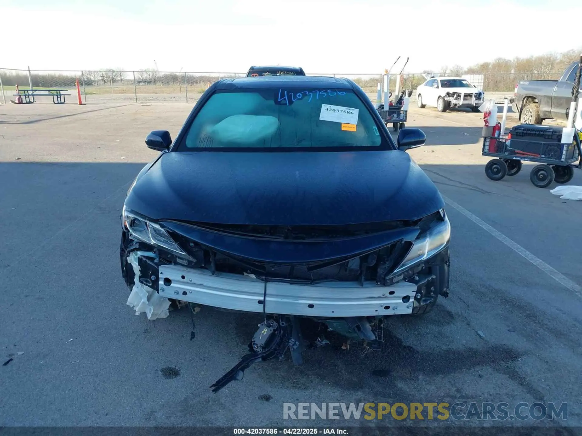 13 Фотография поврежденного автомобиля 4T1J11AK2LU386419 TOYOTA CAMRY 2020