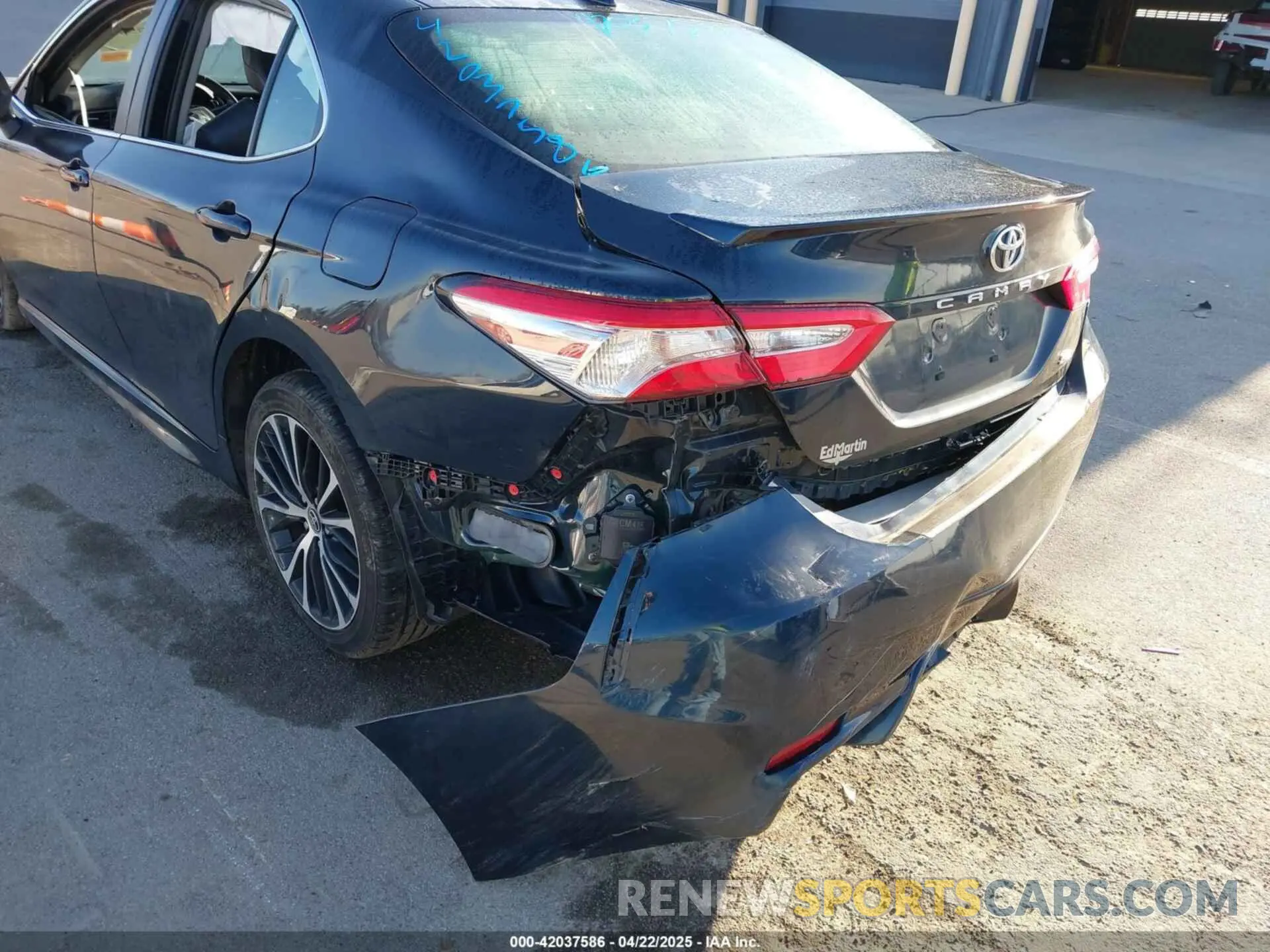 6 Фотография поврежденного автомобиля 4T1J11AK2LU386419 TOYOTA CAMRY 2020