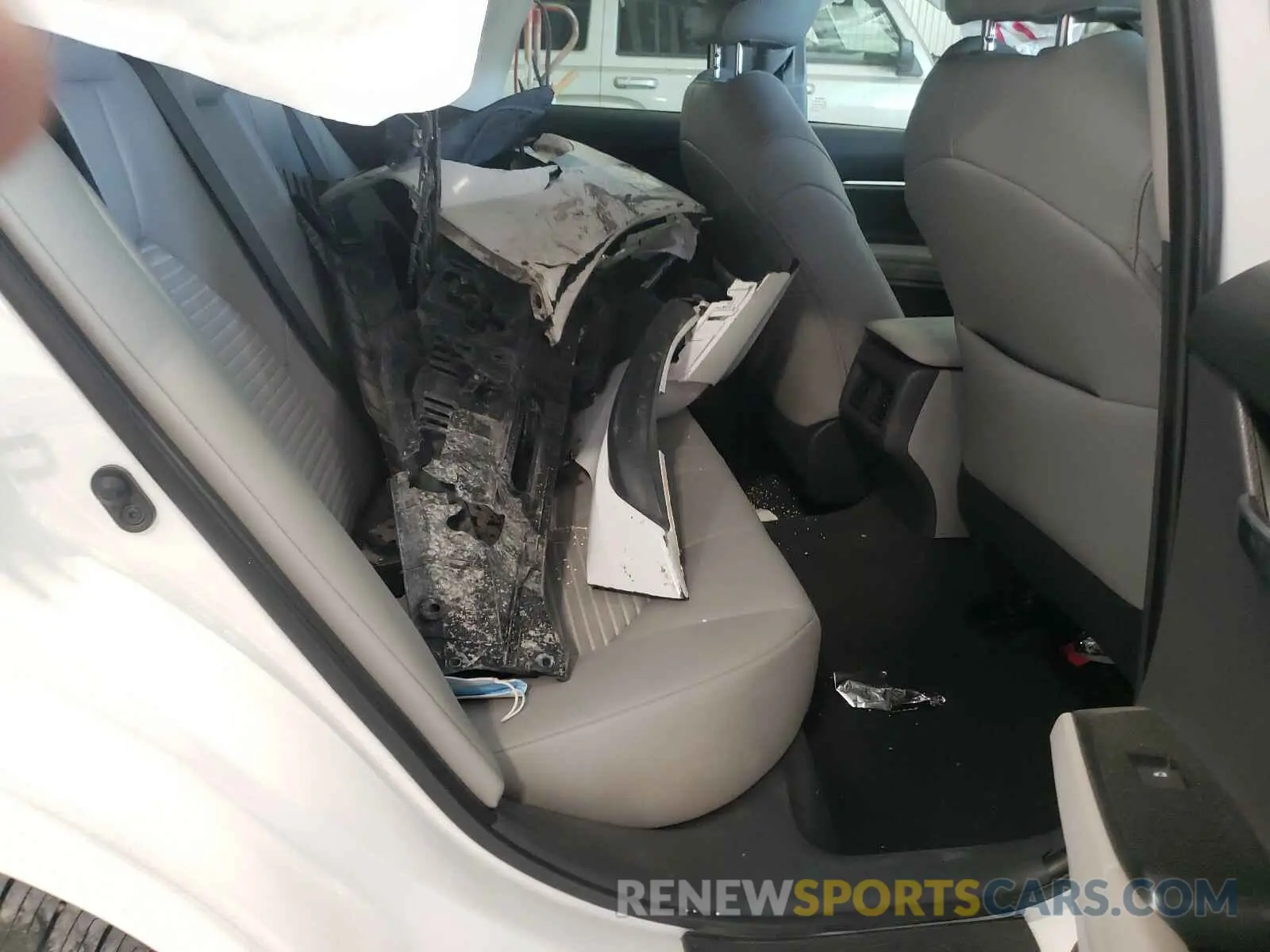 6 Photograph of a damaged car 4T1J11AK4LU925168 TOYOTA CAMRY 2020