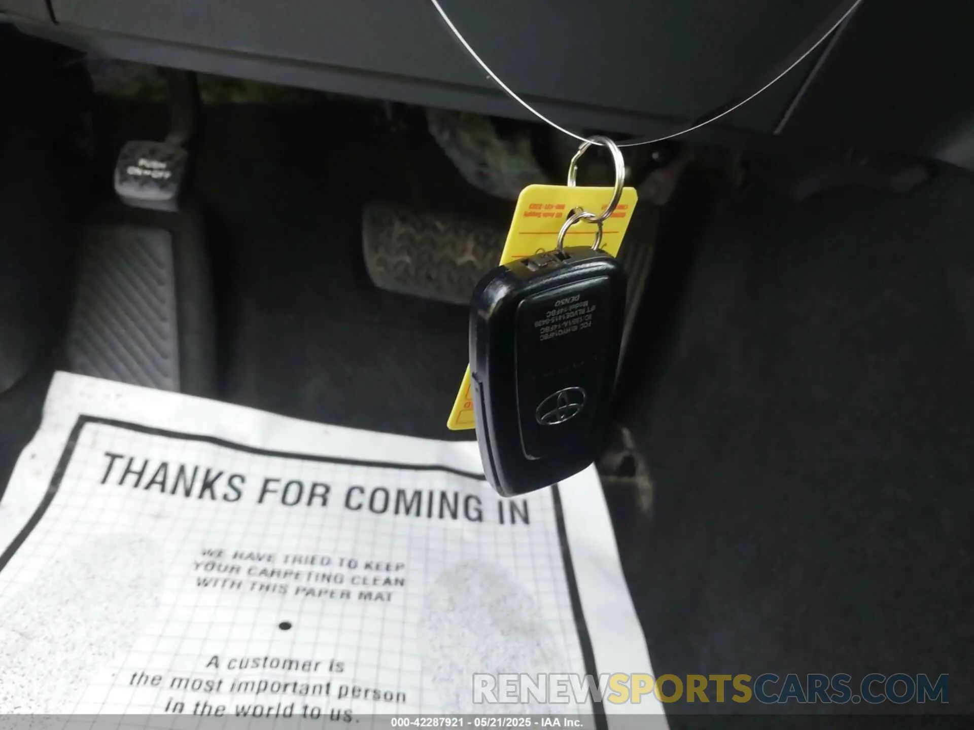11 Photograph of a damaged car 4T1J11AK6LU998946 TOYOTA CAMRY 2020