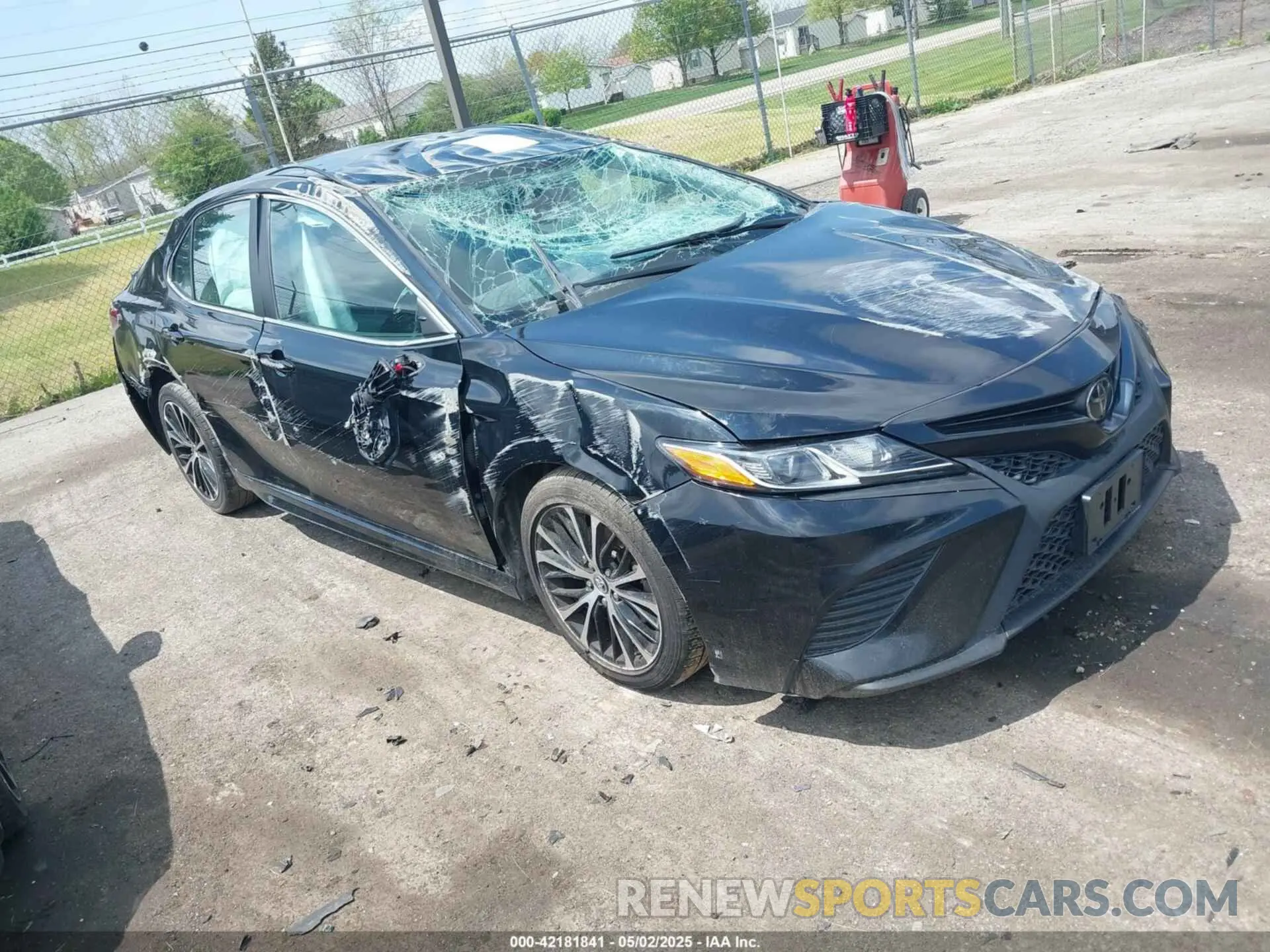 1 Фотография поврежденного автомобиля 4T1J11AK8LU862138 TOYOTA CAMRY 2020