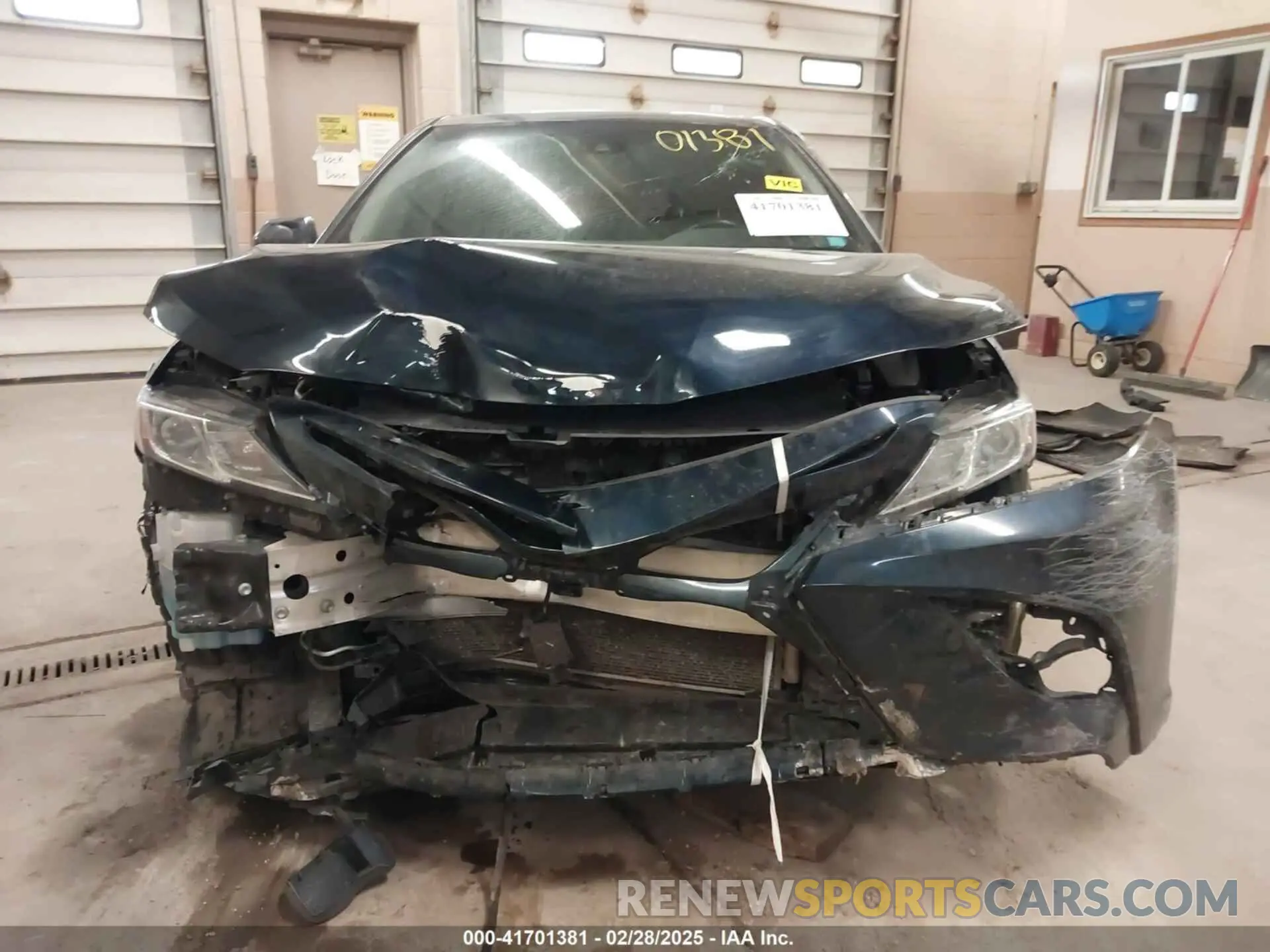 13 Photograph of a damaged car 4T1J11AK9LU864660 TOYOTA CAMRY 2020