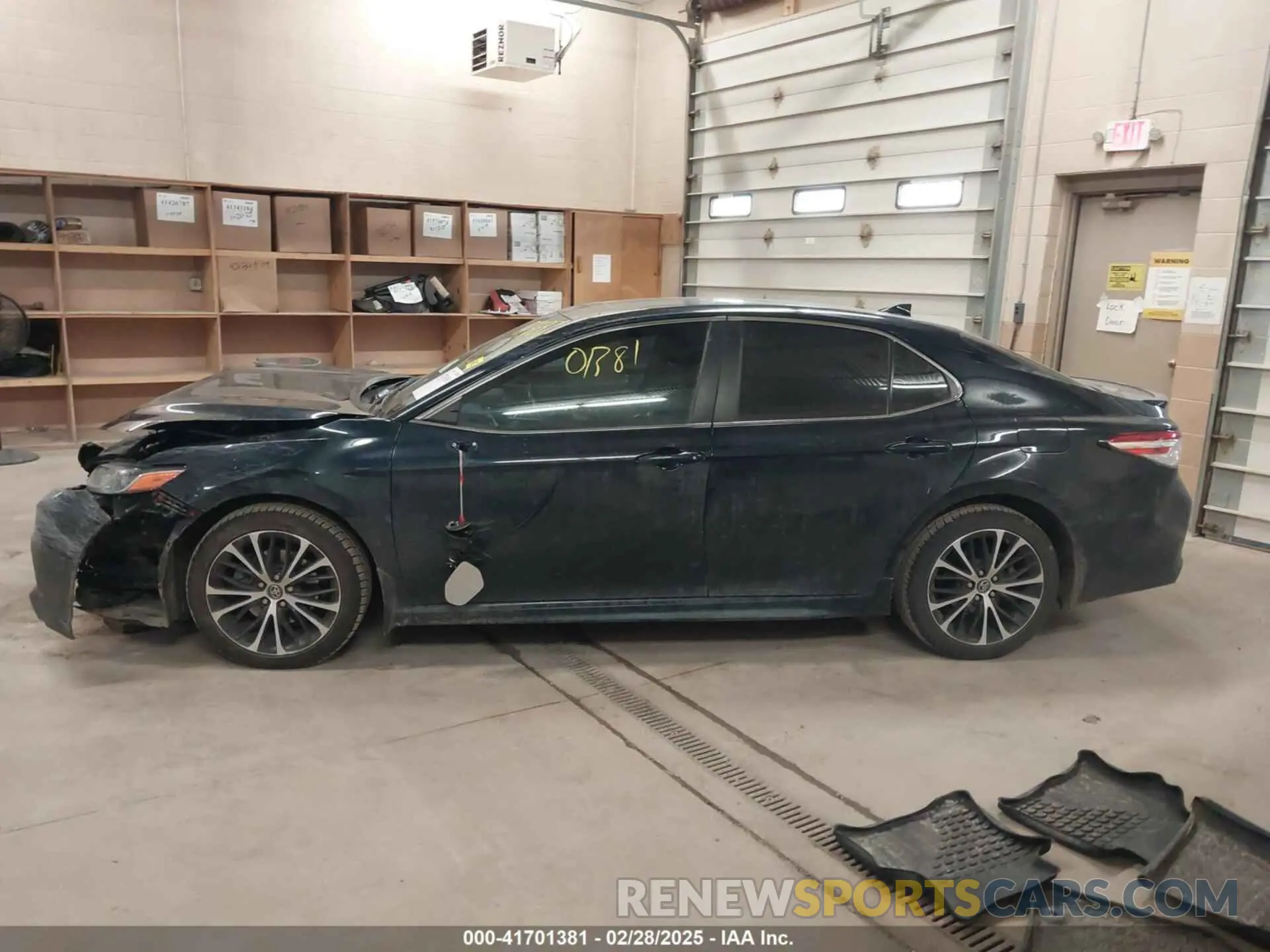 15 Photograph of a damaged car 4T1J11AK9LU864660 TOYOTA CAMRY 2020