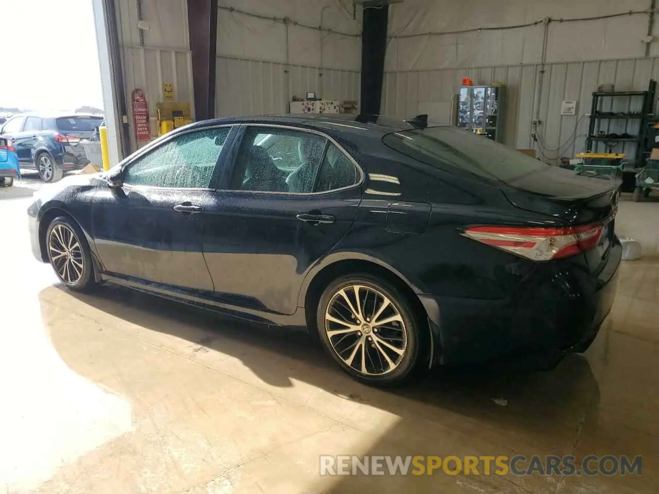 2 Фотография поврежденного автомобиля 4T1J11AKXLU986542 TOYOTA CAMRY 2020