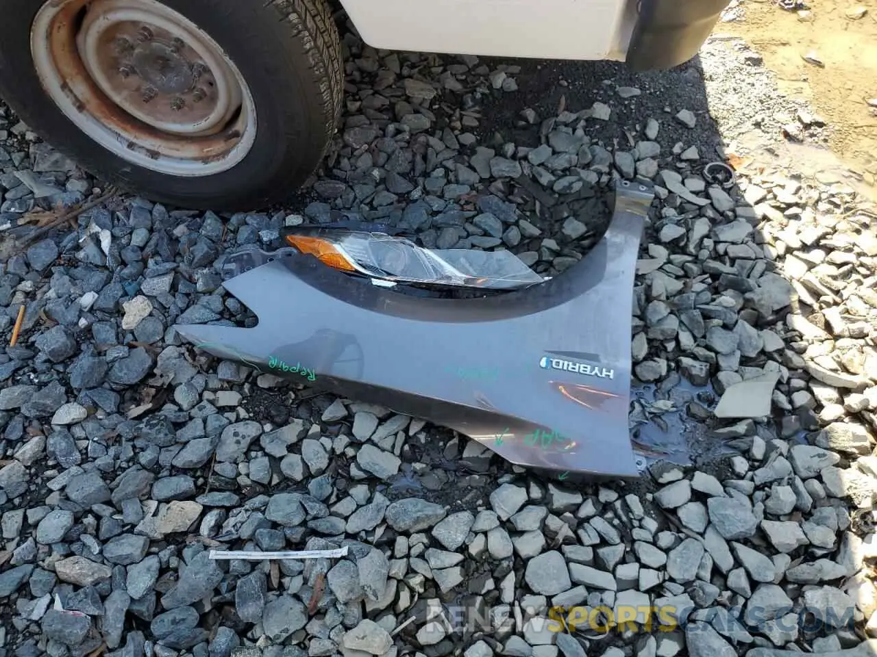 12 Photograph of a damaged car 4T1J31AK0LU542502 TOYOTA CAMRY 2020