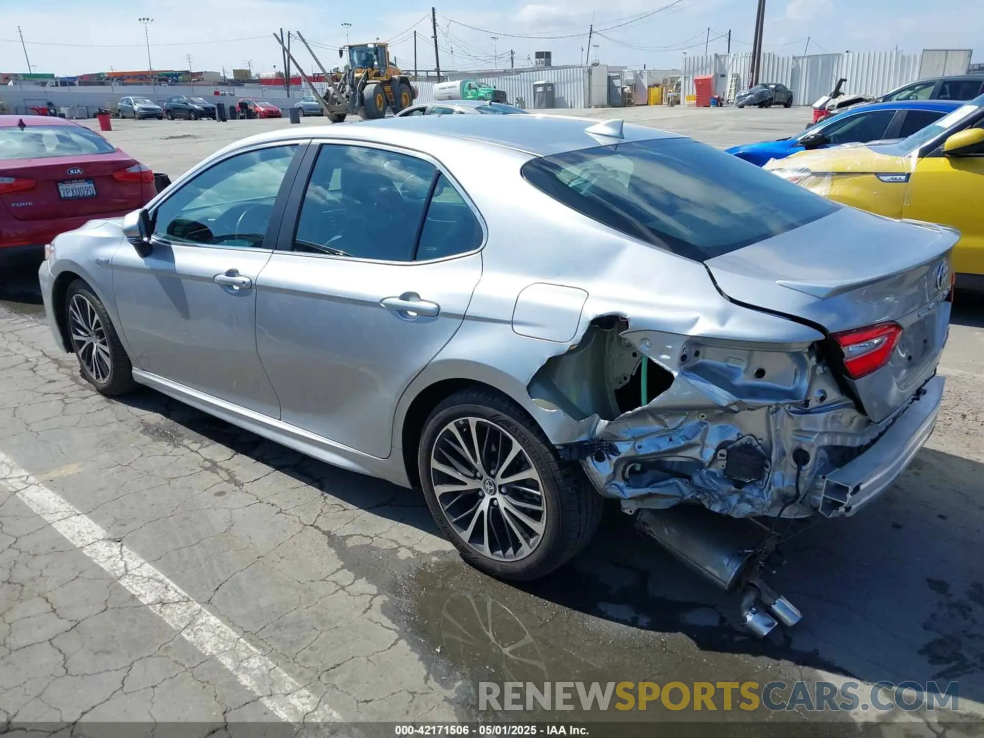 3 Фотография поврежденного автомобиля 4T1J31AK1LU537051 TOYOTA CAMRY 2020