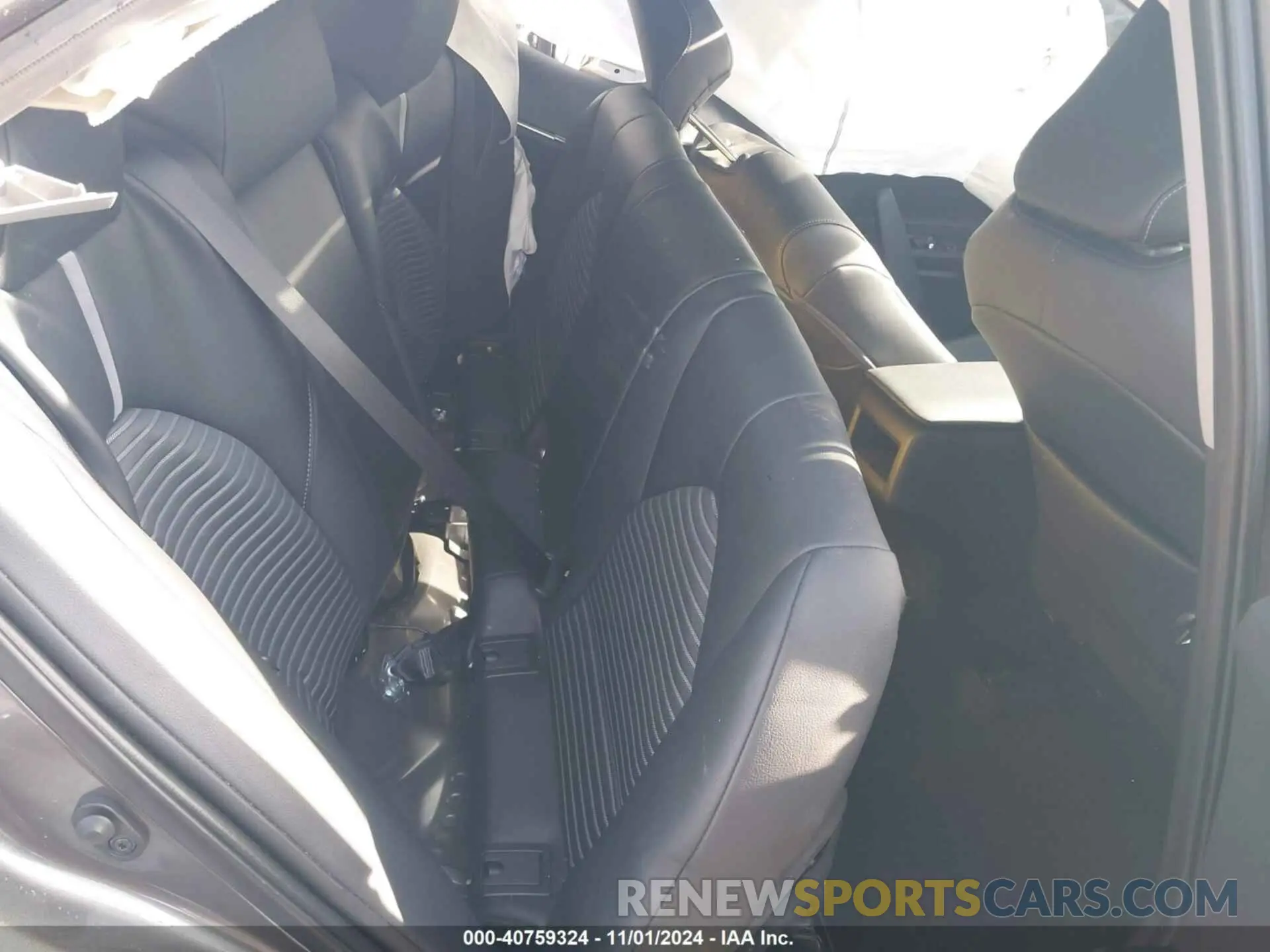 8 Photograph of a damaged car 4T1J31AK3LU523085 TOYOTA CAMRY 2020