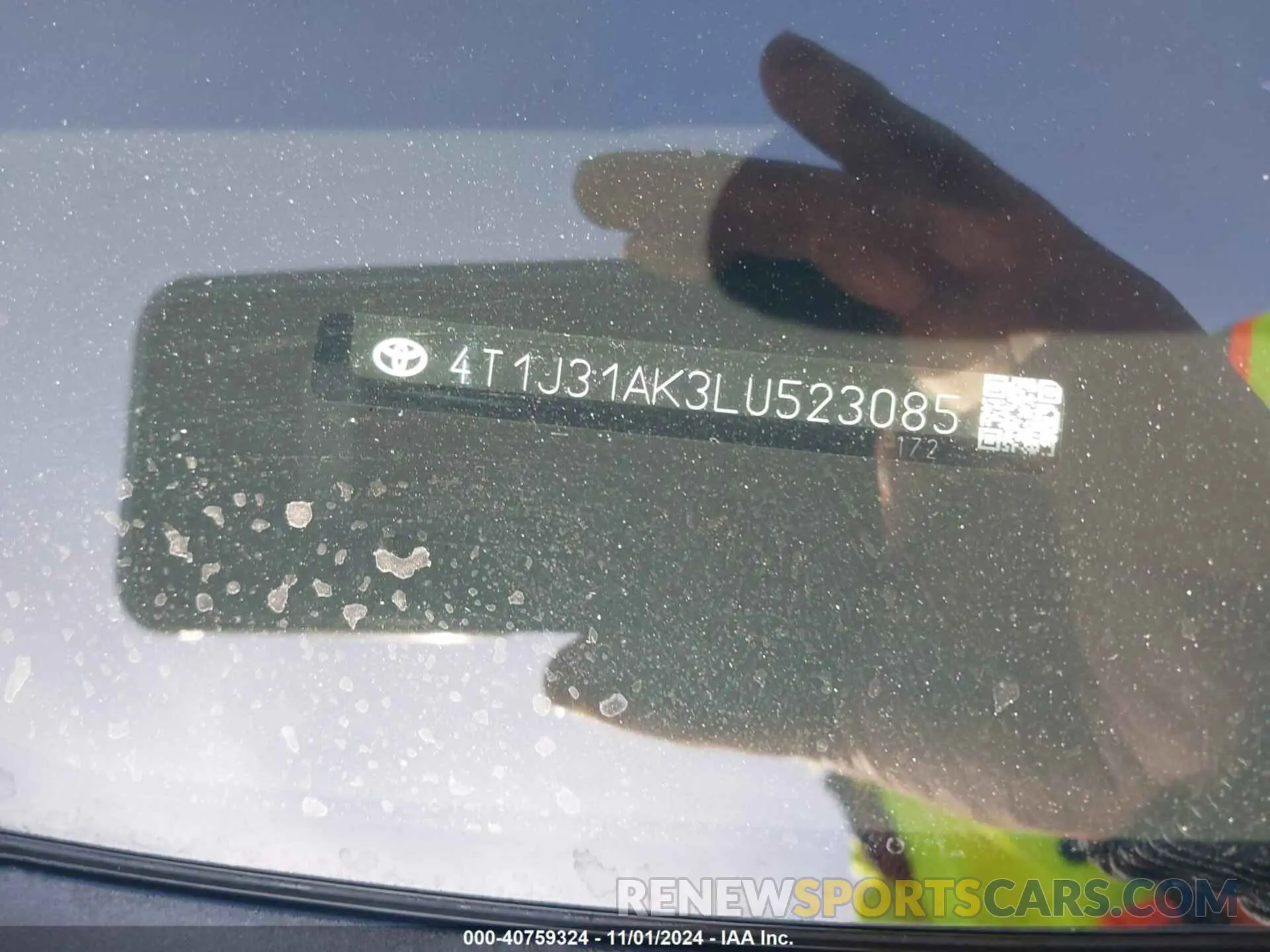 9 Photograph of a damaged car 4T1J31AK3LU523085 TOYOTA CAMRY 2020