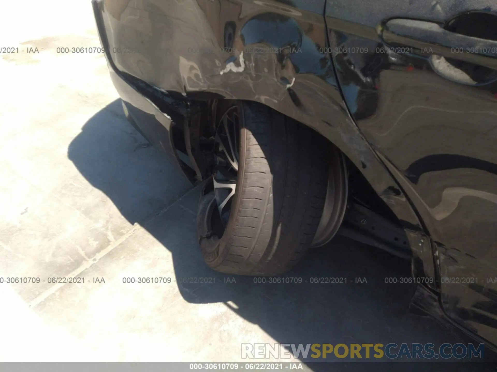 6 Photograph of a damaged car 4T1J31AK3LU524821 TOYOTA CAMRY 2020