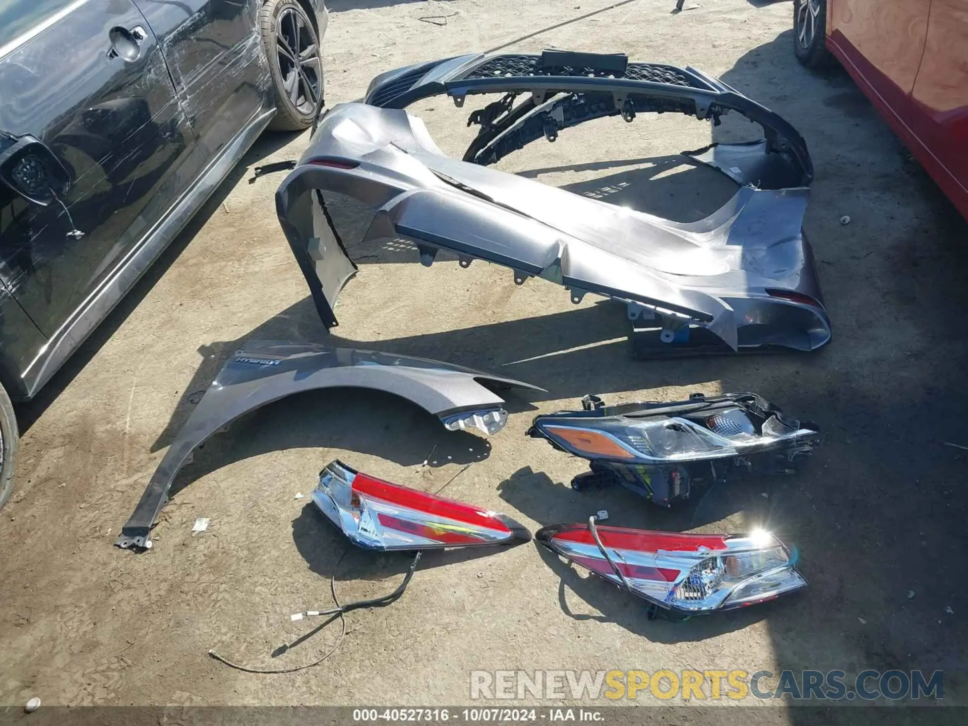 12 Photograph of a damaged car 4T1J31AK4LU518946 TOYOTA CAMRY 2020