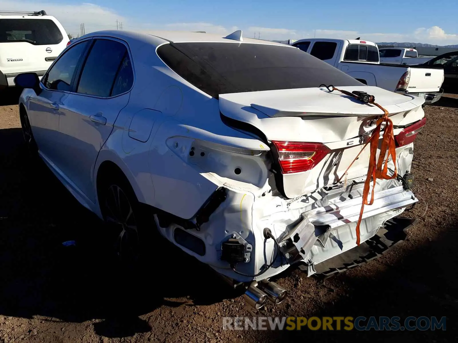 3 Photograph of a damaged car 4T1J31AK6LU016729 TOYOTA CAMRY 2020