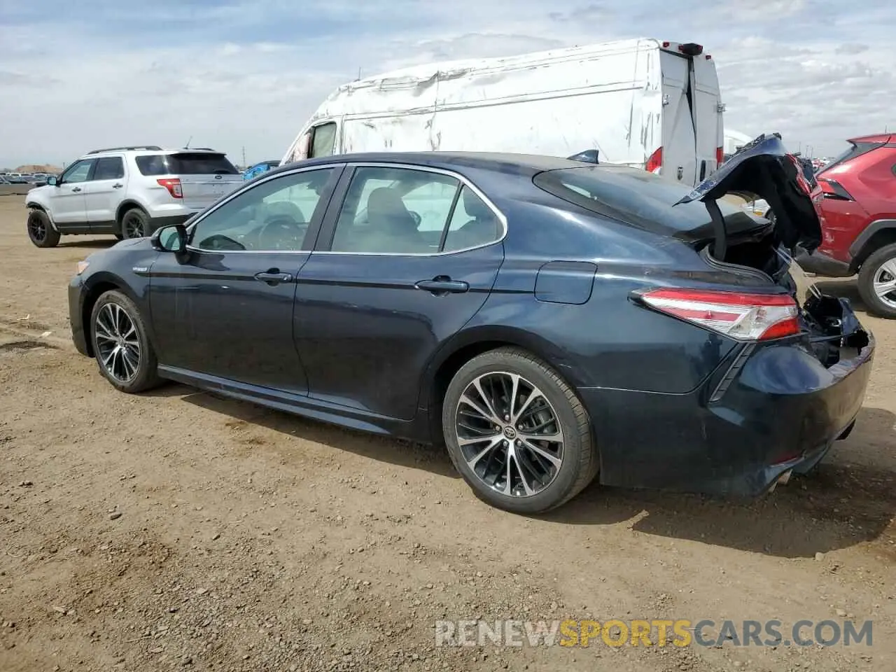 2 Photograph of a damaged car 4T1J31AK6LU535764 TOYOTA CAMRY 2020