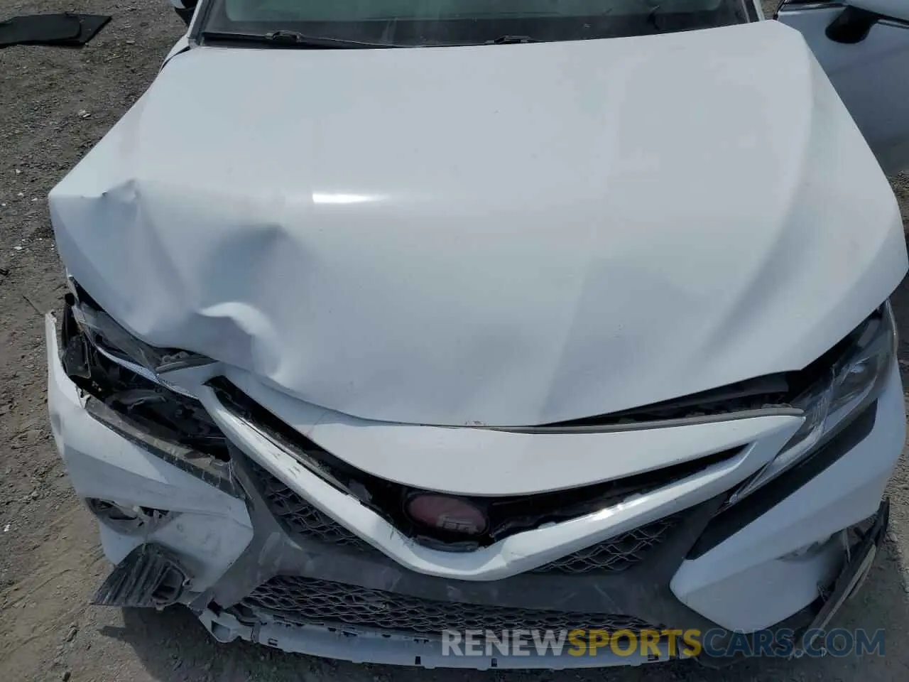11 Photograph of a damaged car 4T1J31AK7LU543307 TOYOTA CAMRY 2020