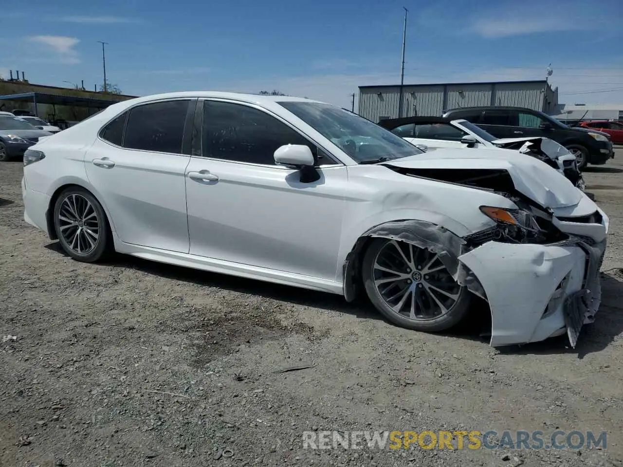 4 Photograph of a damaged car 4T1J31AK7LU543307 TOYOTA CAMRY 2020