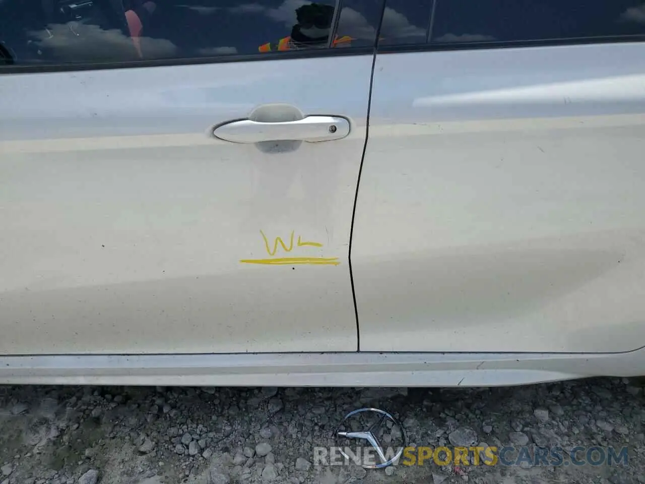9 Photograph of a damaged car 4T1K61AK0LU375425 TOYOTA CAMRY 2020