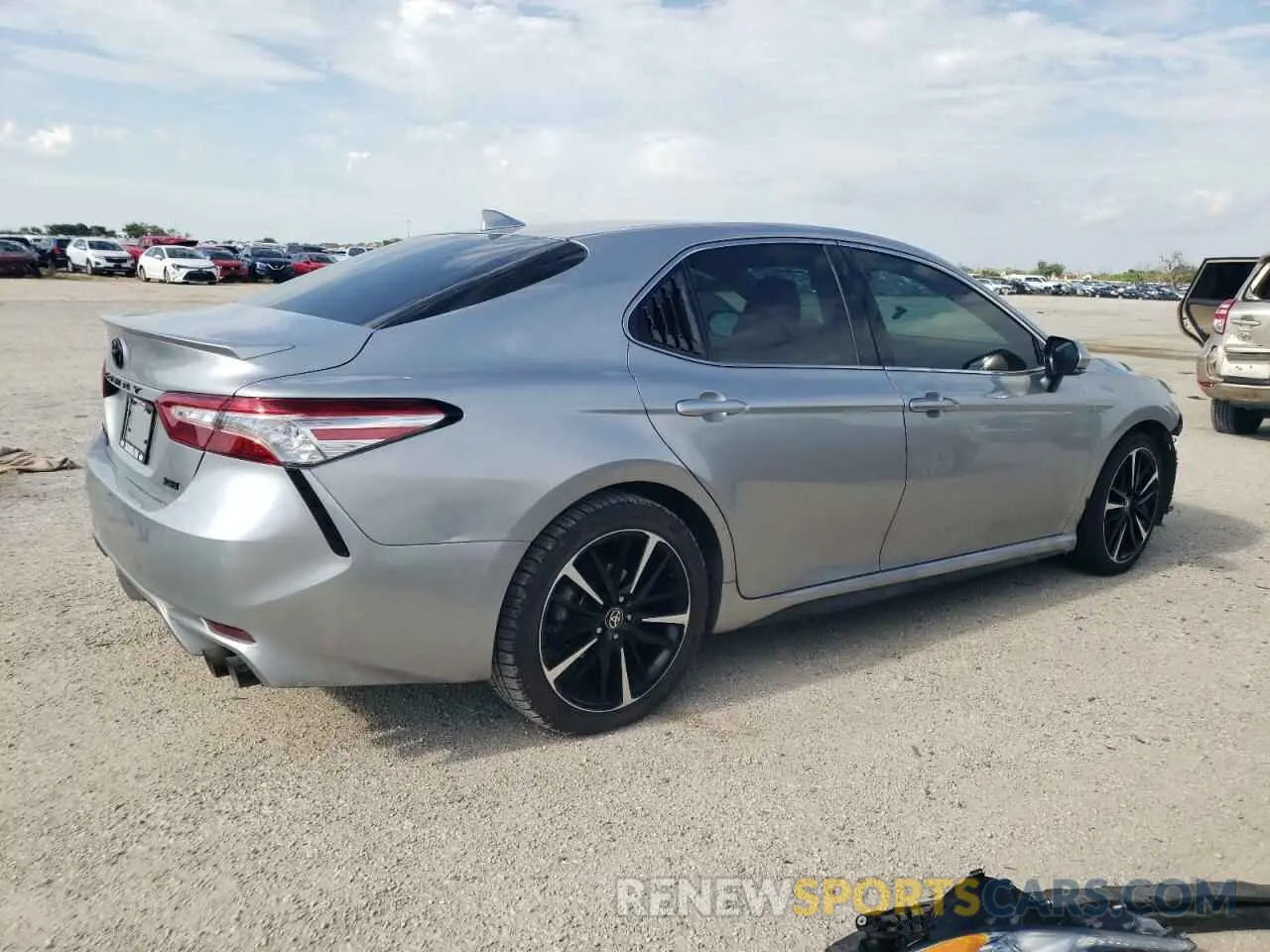 3 Photograph of a damaged car 4T1K61AK0LU502304 TOYOTA CAMRY 2020