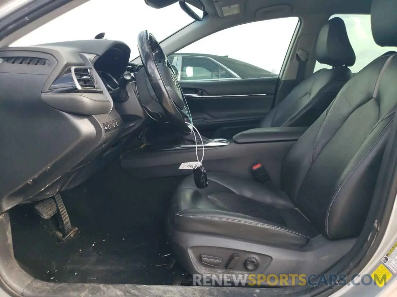 7 Photograph of a damaged car 4T1K61AK0LU502304 TOYOTA CAMRY 2020