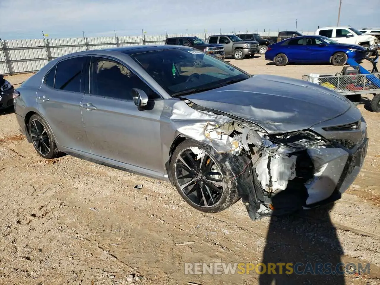 4 Photograph of a damaged car 4T1K61AK0LU924444 TOYOTA CAMRY 2020