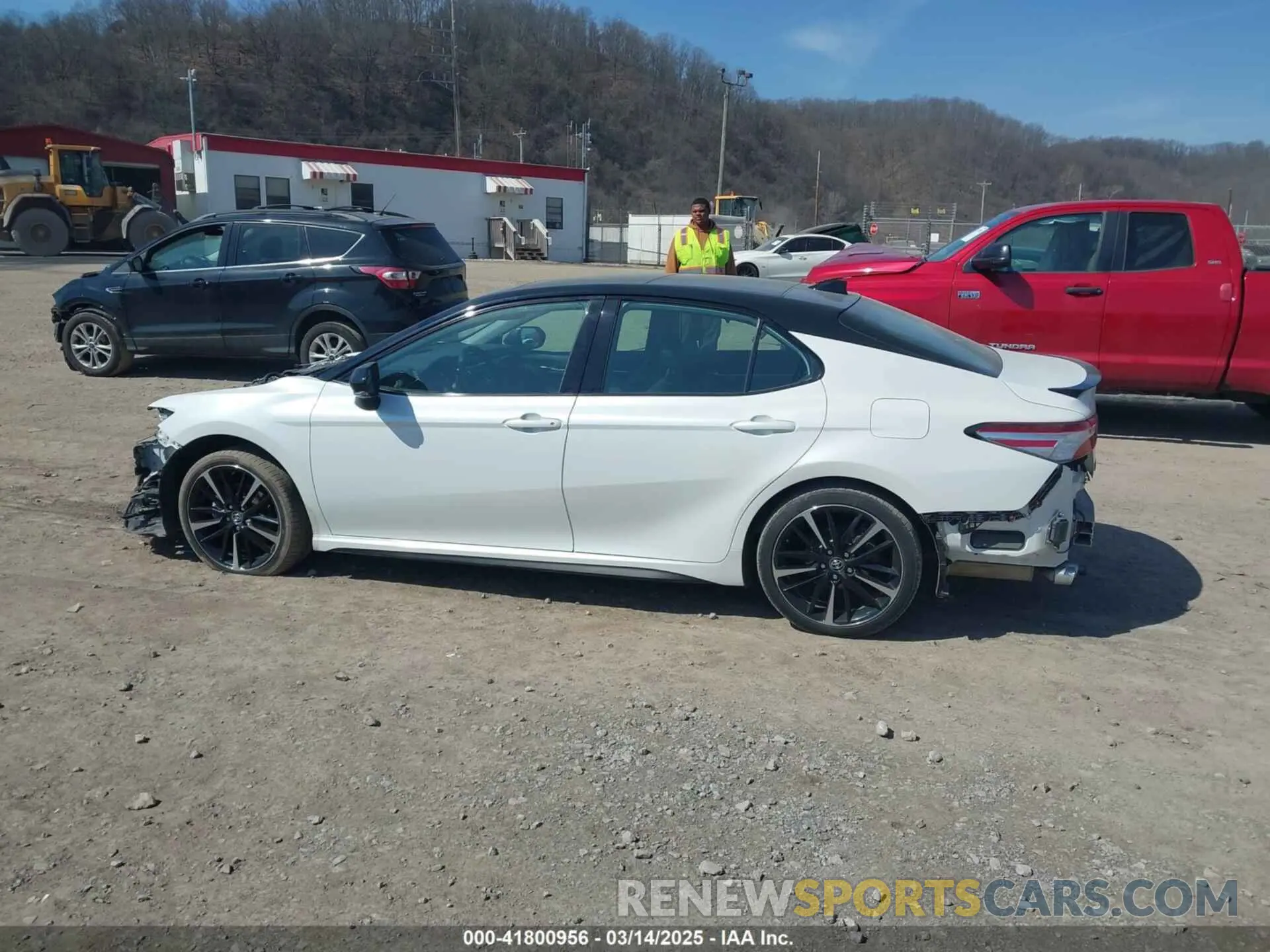 15 Photograph of a damaged car 4T1K61AK1LU317081 TOYOTA CAMRY 2020