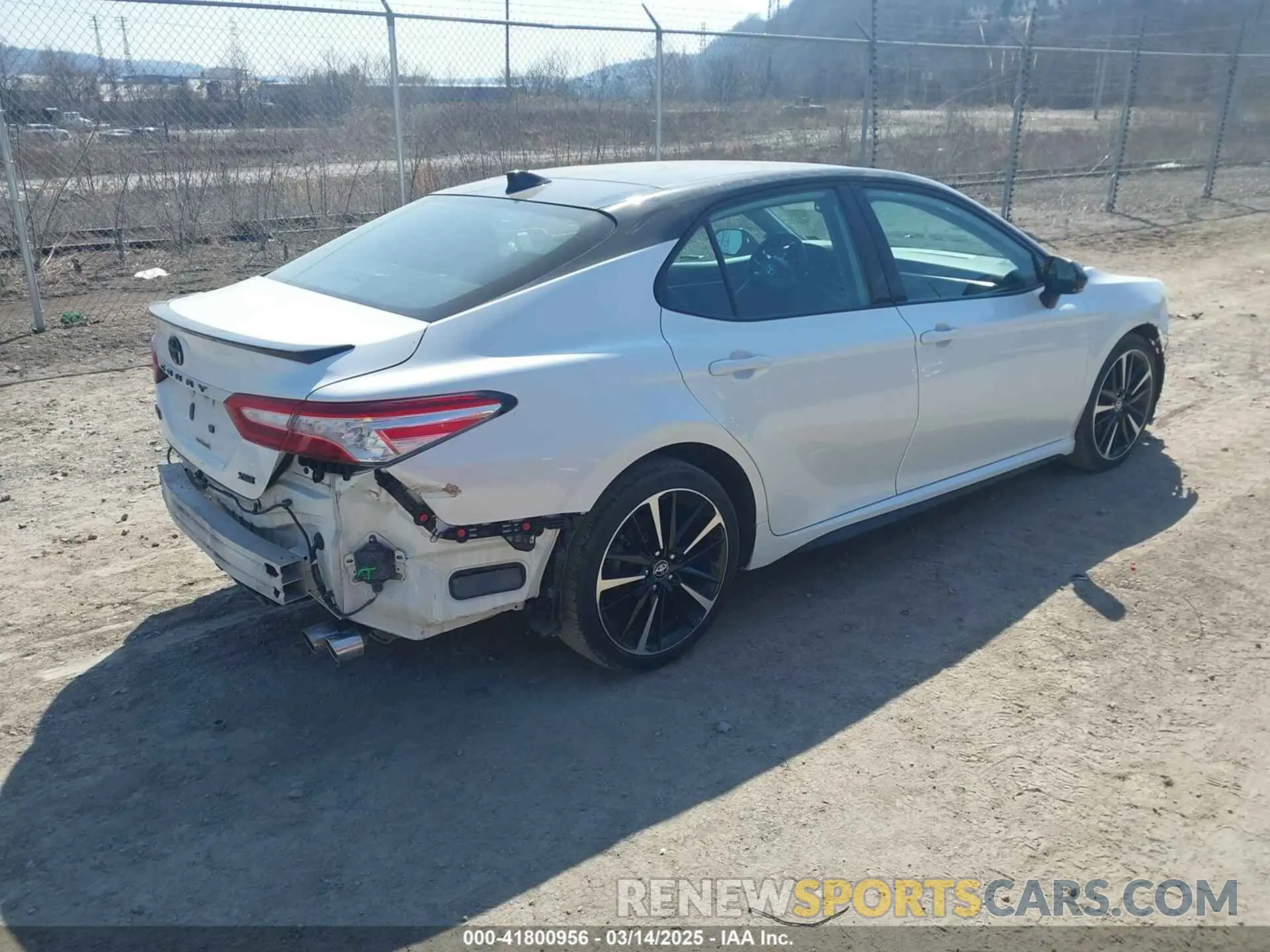 4 Photograph of a damaged car 4T1K61AK1LU317081 TOYOTA CAMRY 2020