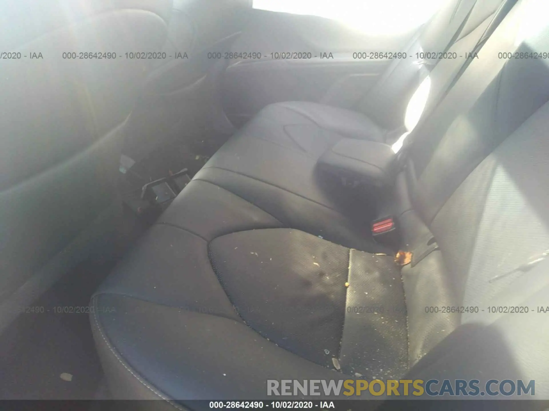 8 Photograph of a damaged car 4T1K61AK1LU330476 TOYOTA CAMRY 2020