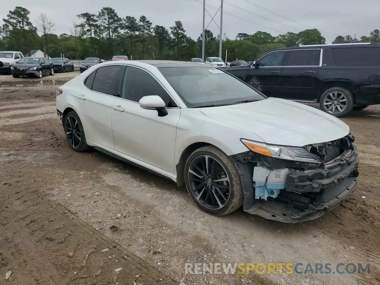 4 Photograph of a damaged car 4T1K61AK1LU378074 TOYOTA CAMRY 2020