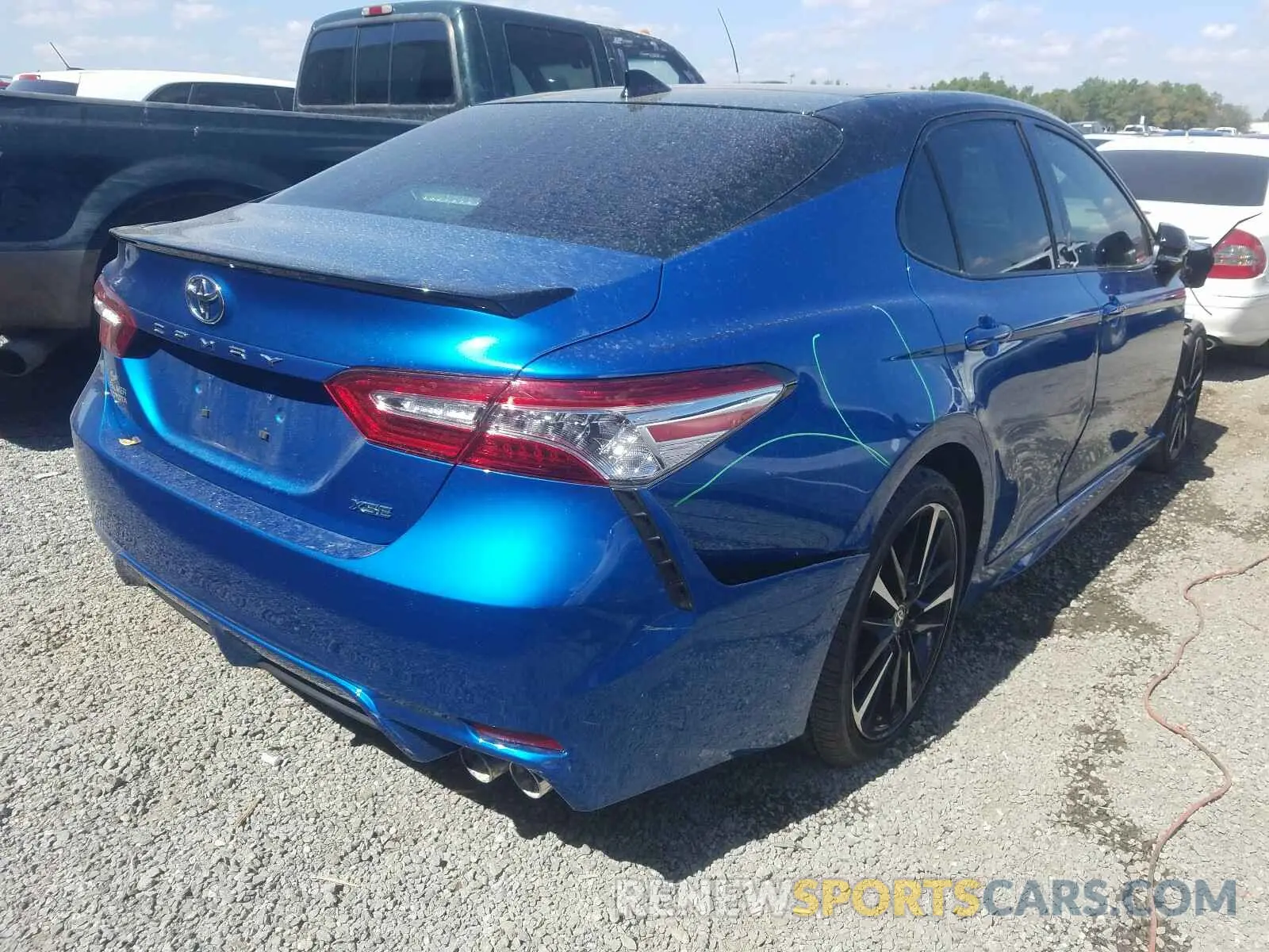 4 Photograph of a damaged car 4T1K61AK1LU380469 TOYOTA CAMRY 2020