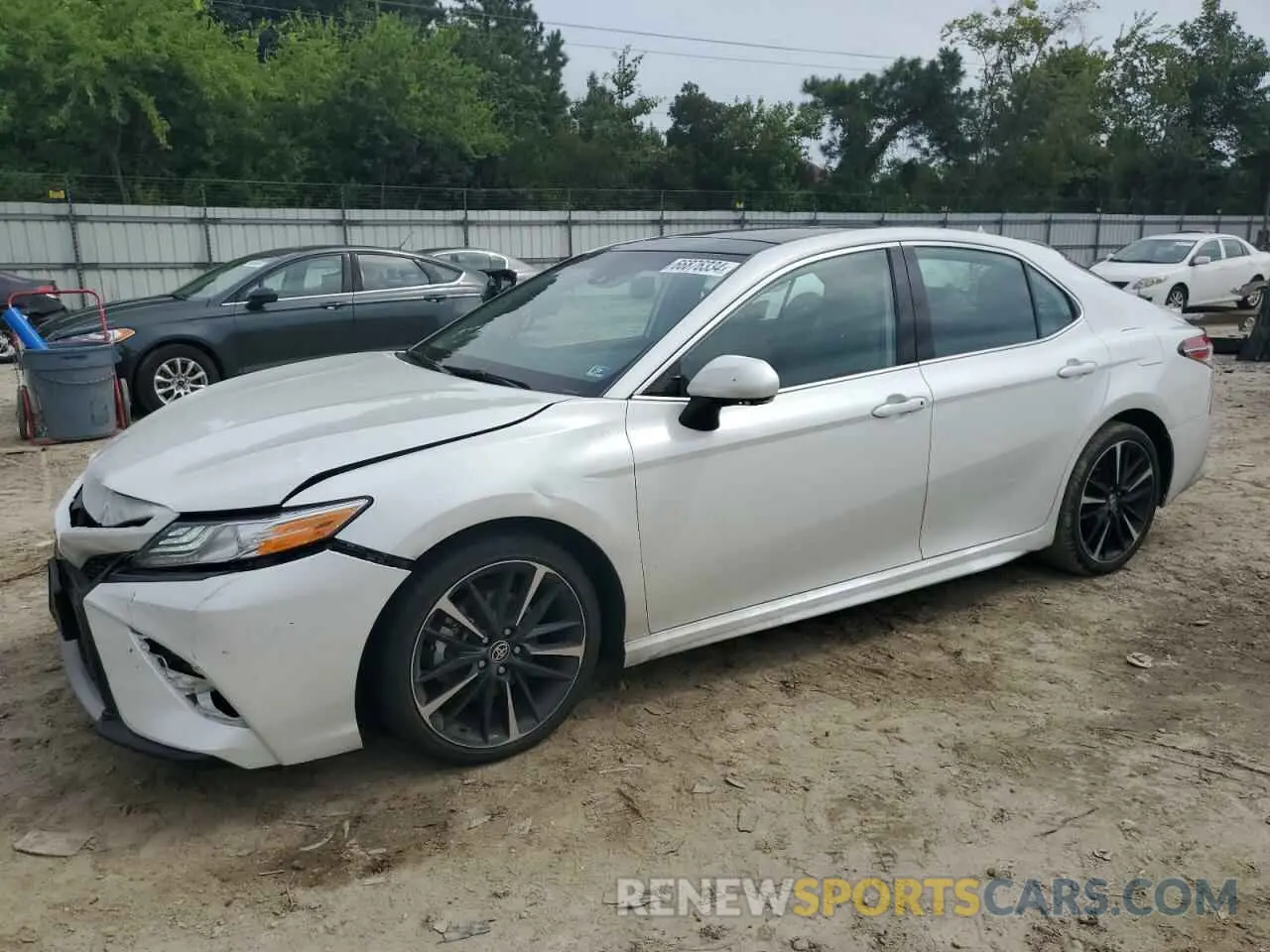 1 Photograph of a damaged car 4T1K61AK1LU386286 TOYOTA CAMRY 2020