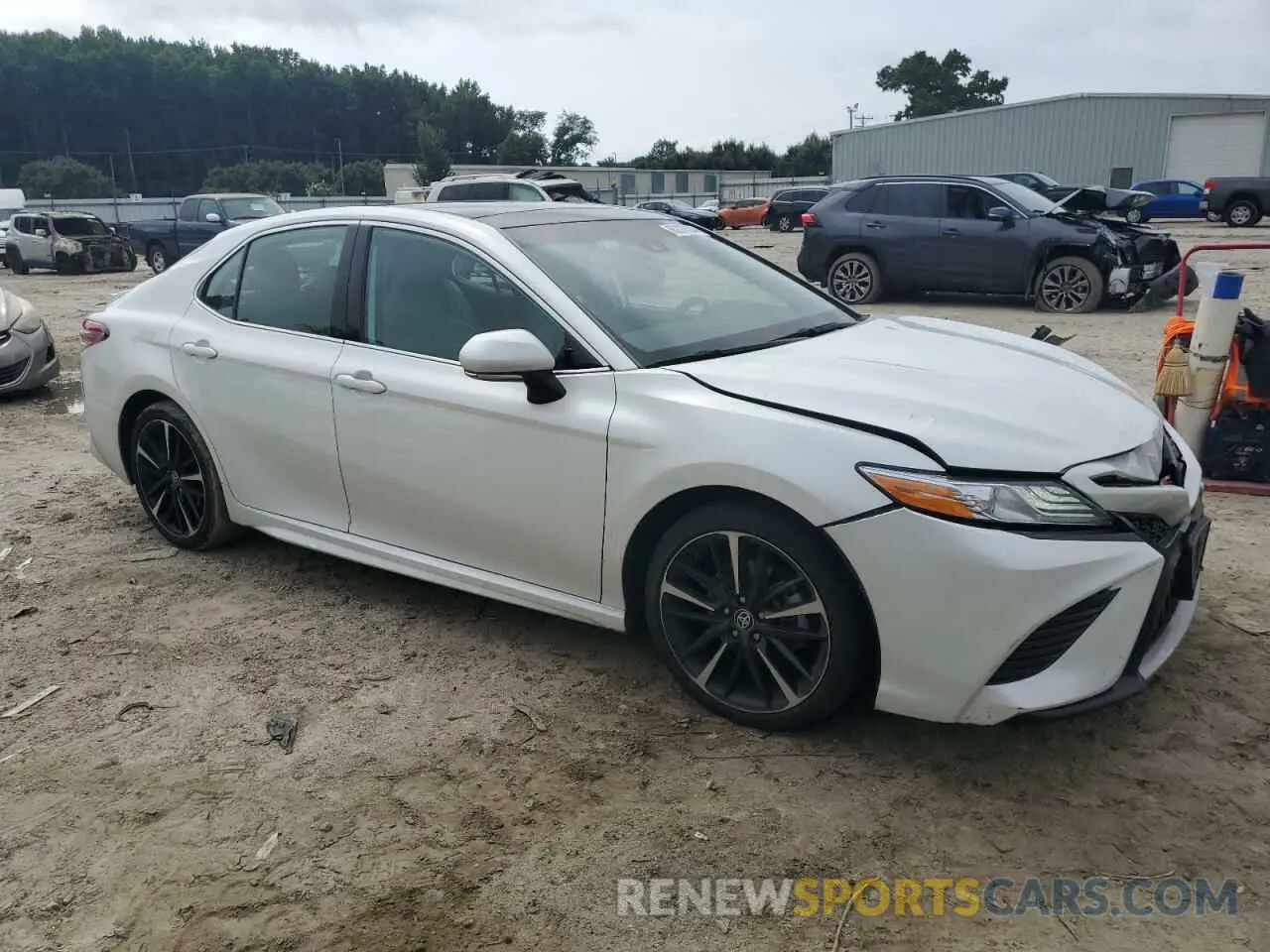 4 Photograph of a damaged car 4T1K61AK1LU386286 TOYOTA CAMRY 2020
