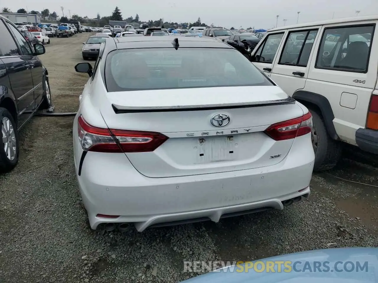 6 Photograph of a damaged car 4T1K61AK1LU397059 TOYOTA CAMRY 2020
